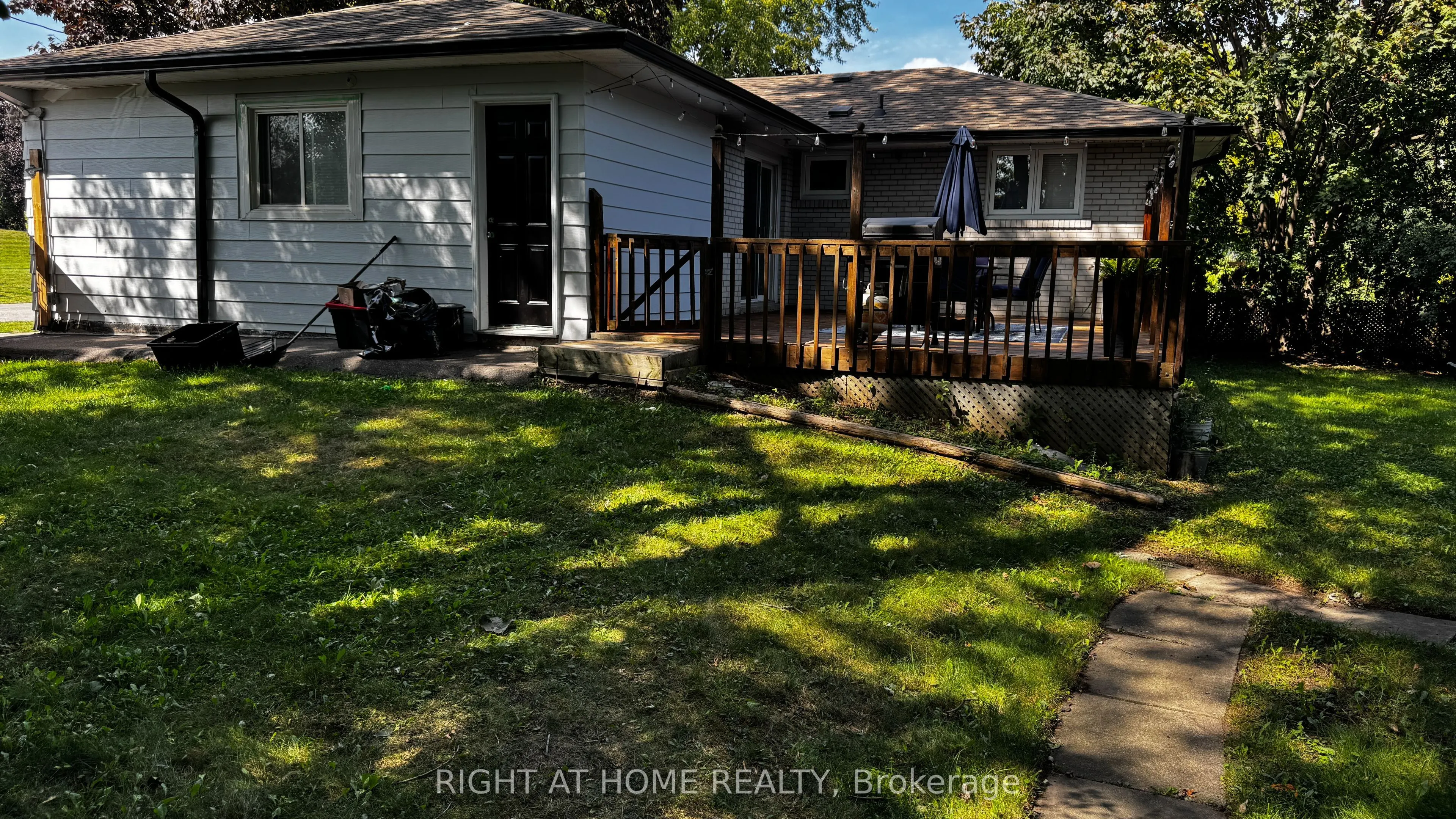 927 Annes Street