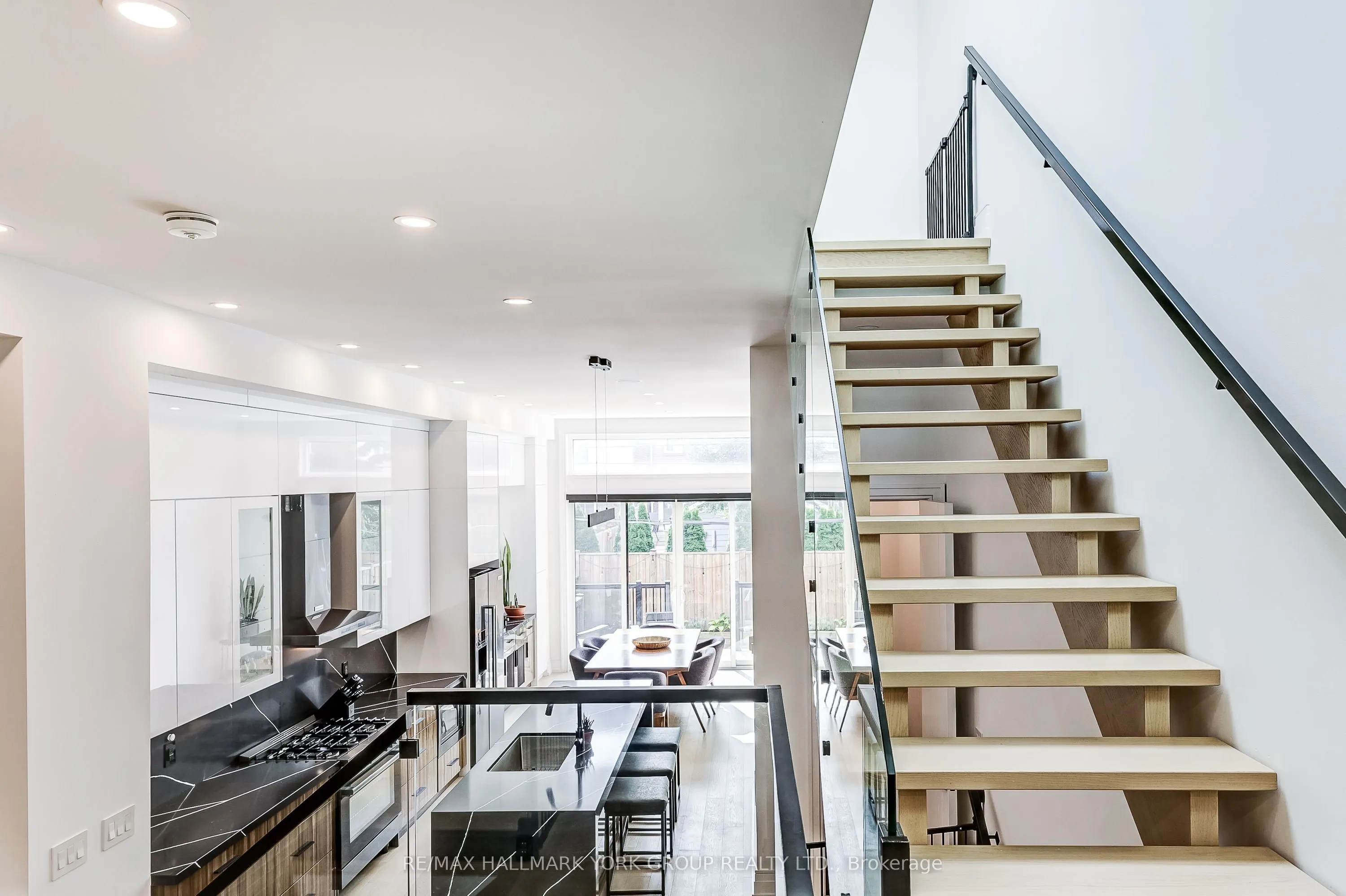109A Holborne Avenue