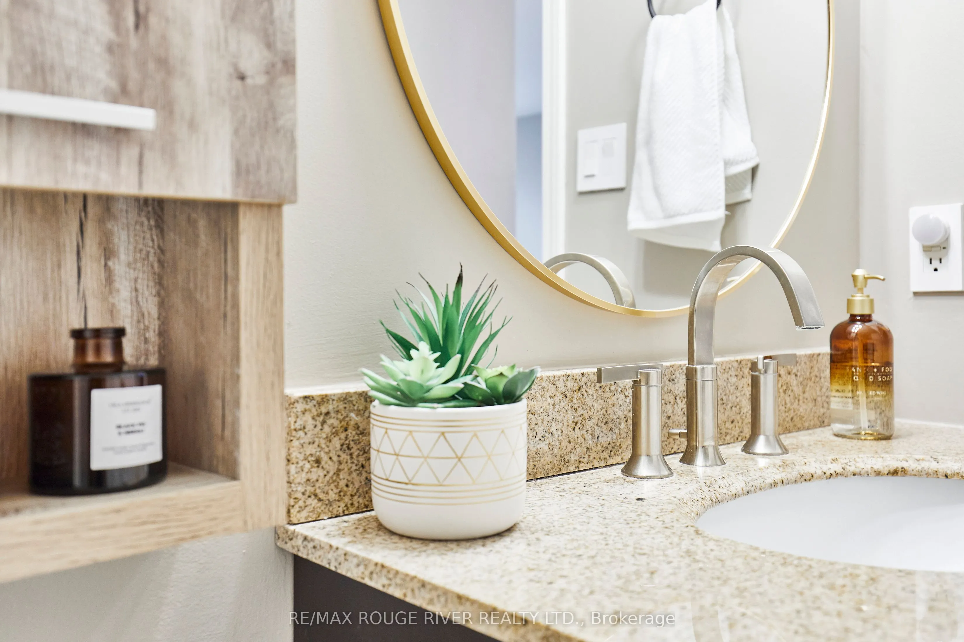 72 Petra Way, #2