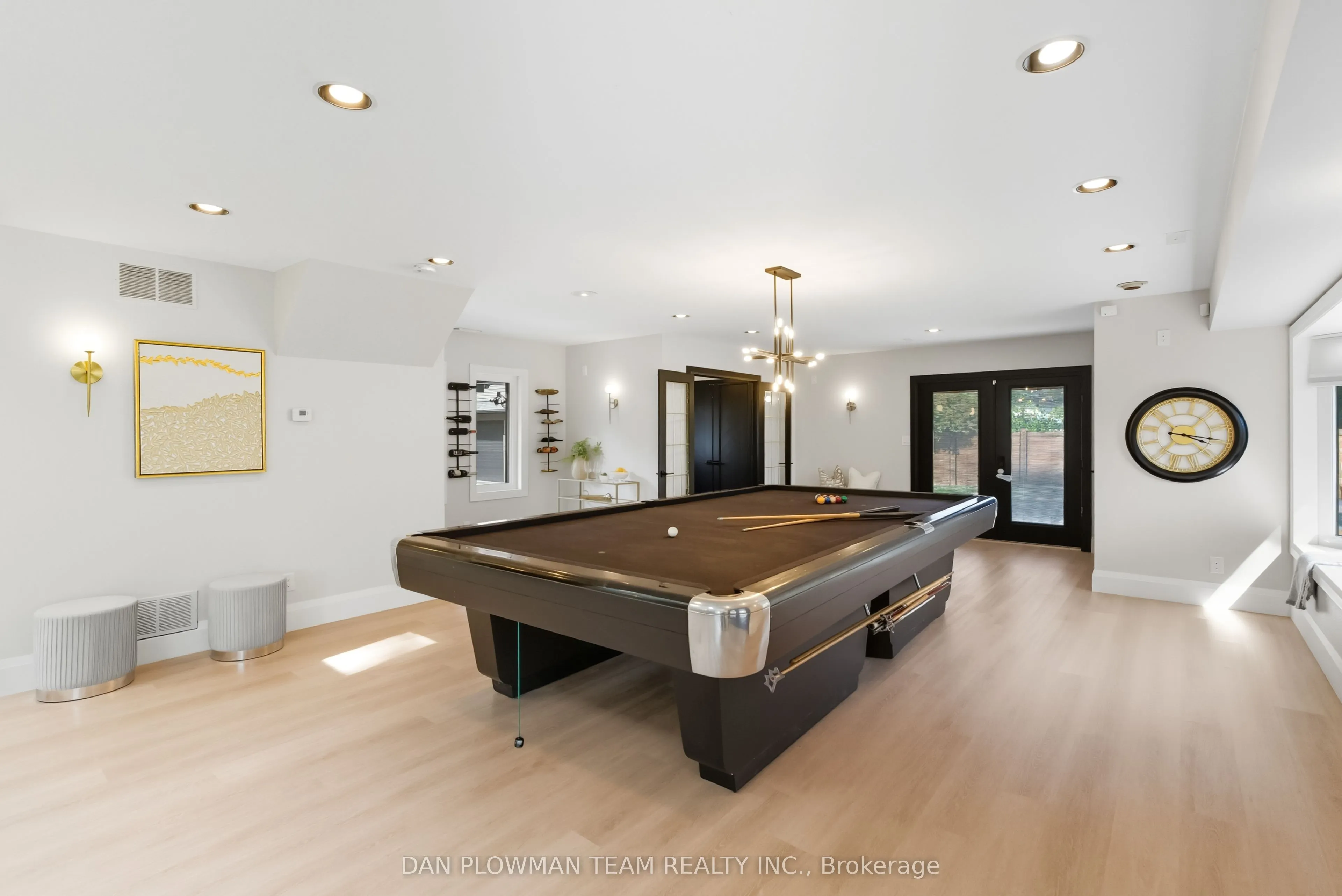 1007 Dunlop Street E