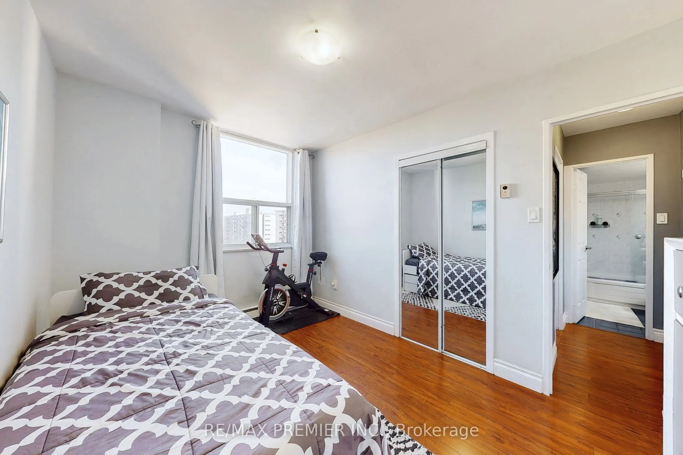1145 Logan Avenue, #1001