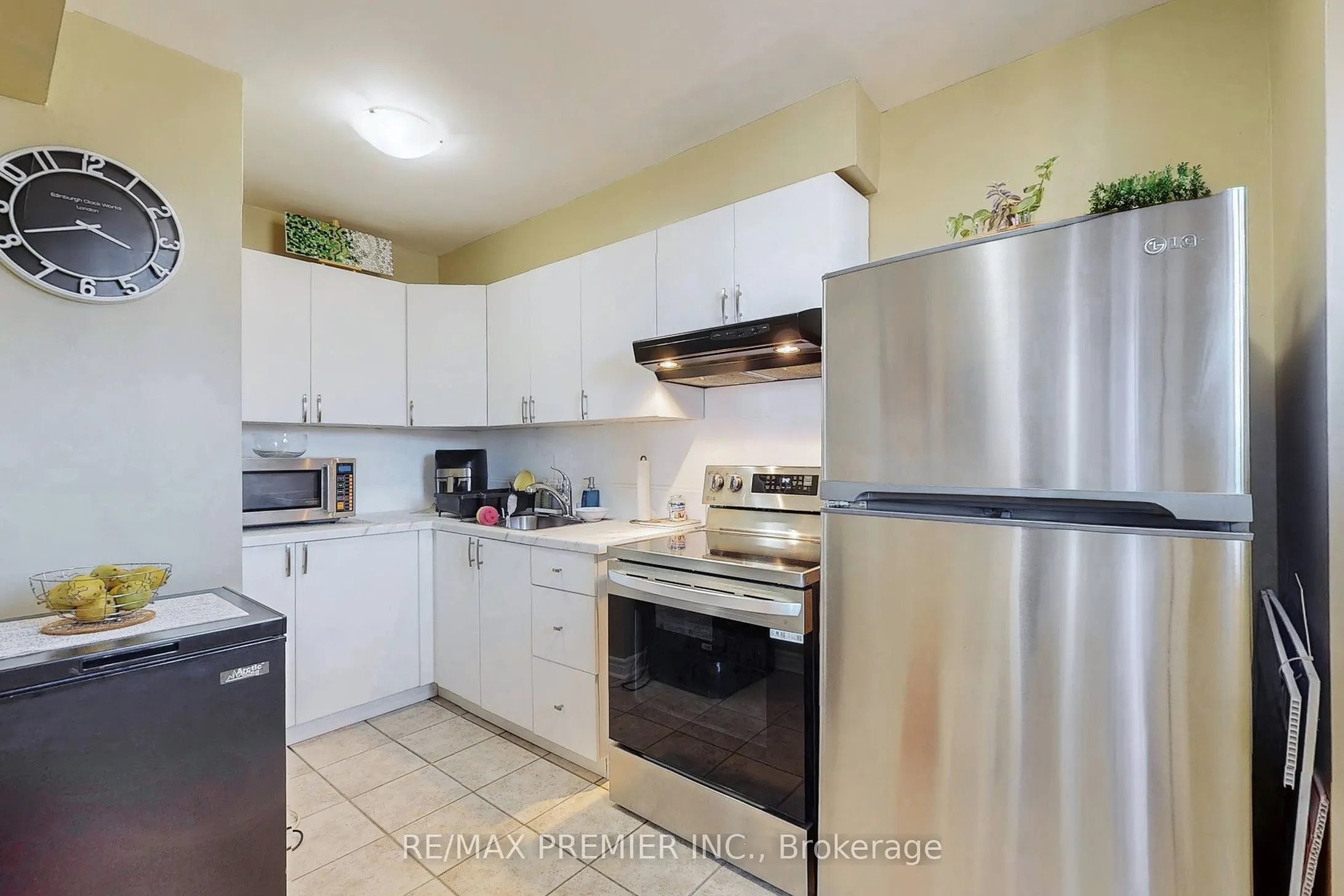 1145 Logan Avenue, #1001