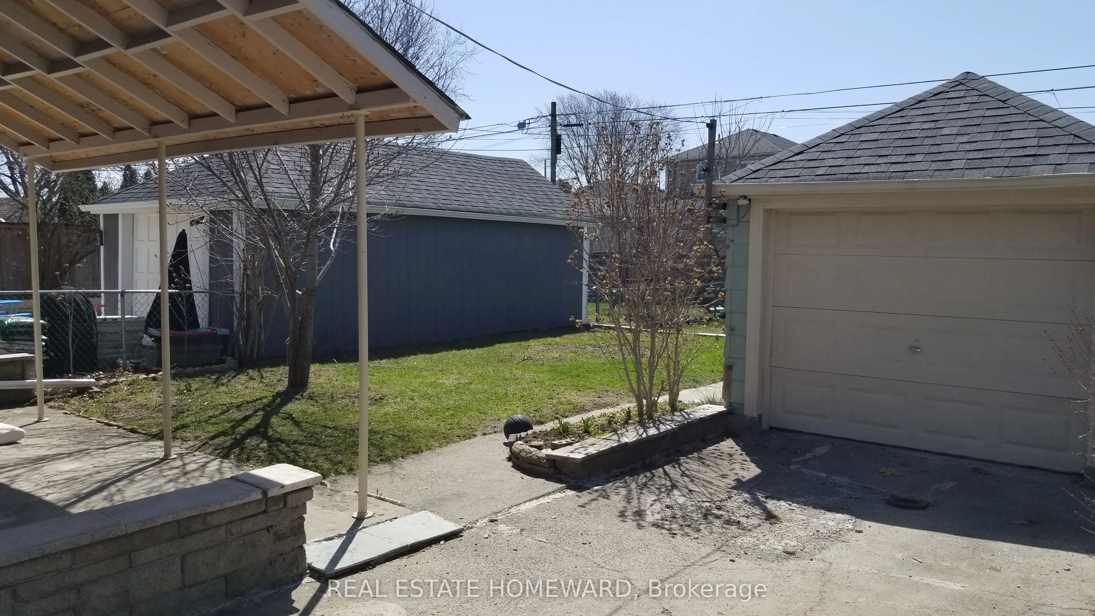 328 Linsmore Crescent, #(lower level)
