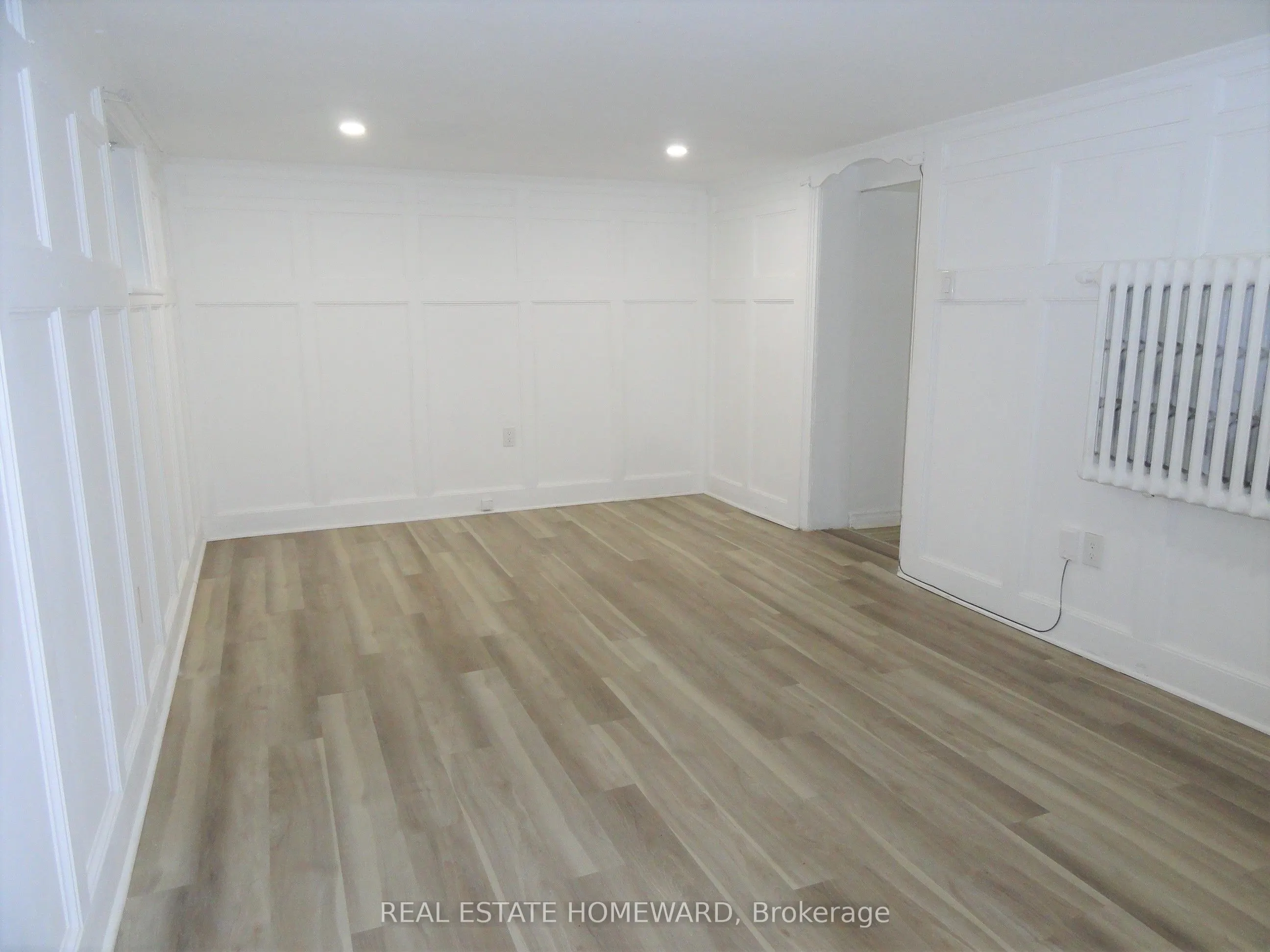 328 Linsmore Crescent, #(lower level)