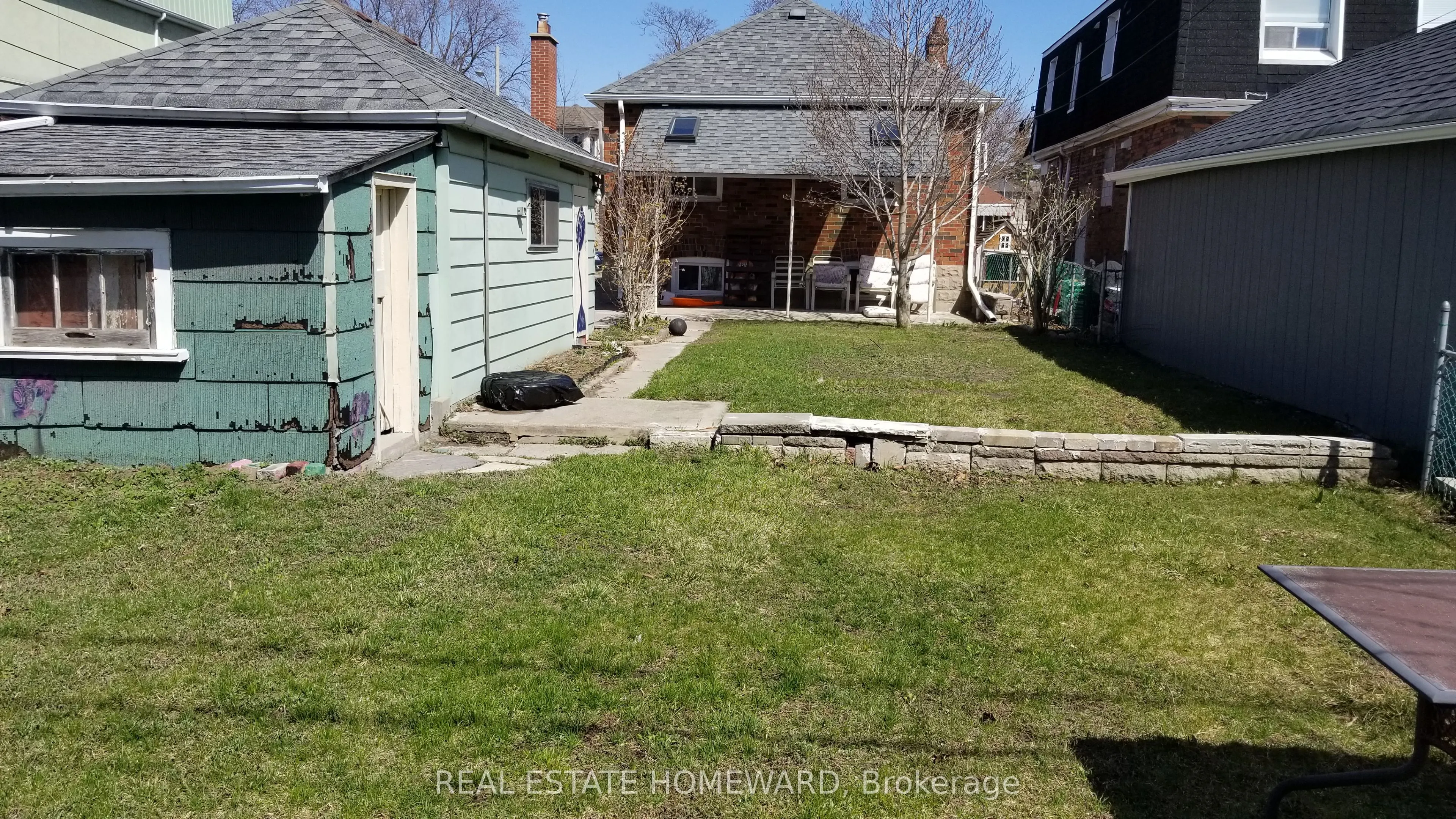 328 Linsmore Crescent, #(lower level)