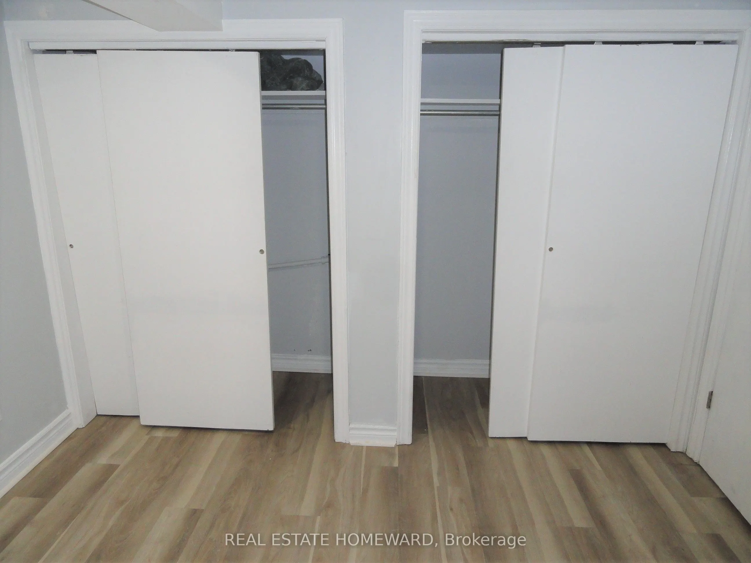 328 Linsmore Crescent, #(lower level)