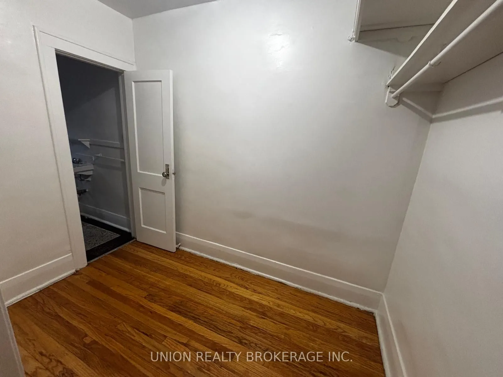 2401 Queen Street E, #33