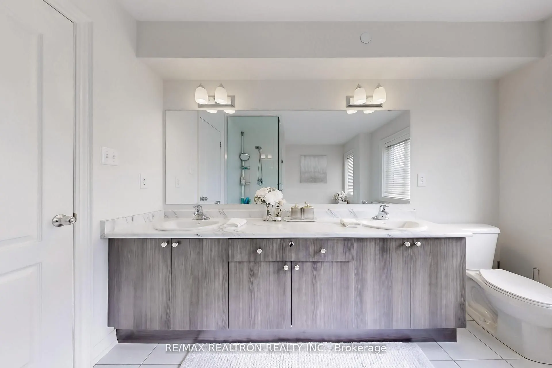 2472 Rosedrop Path, #215