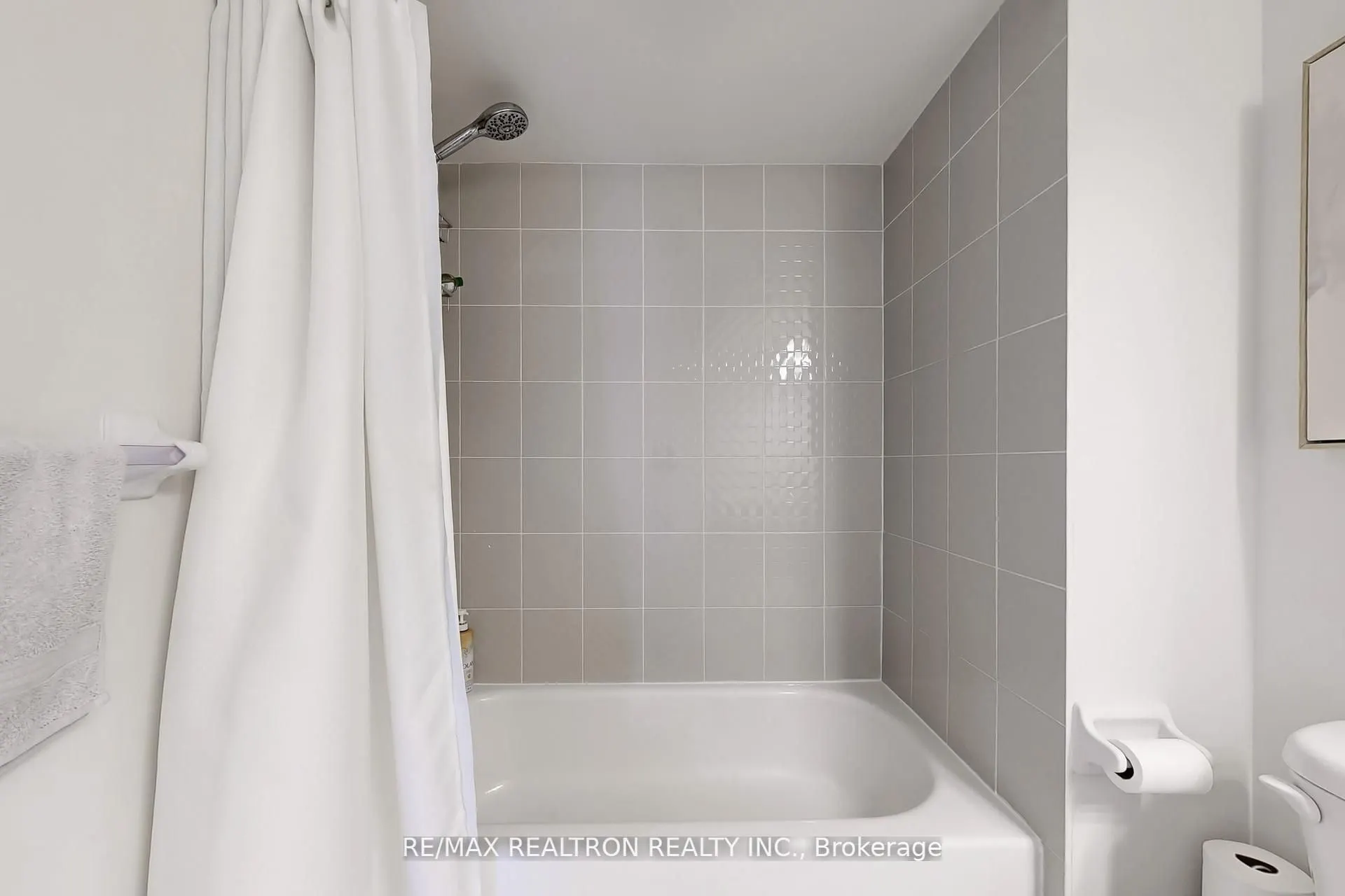 2472 Rosedrop Path, #215
