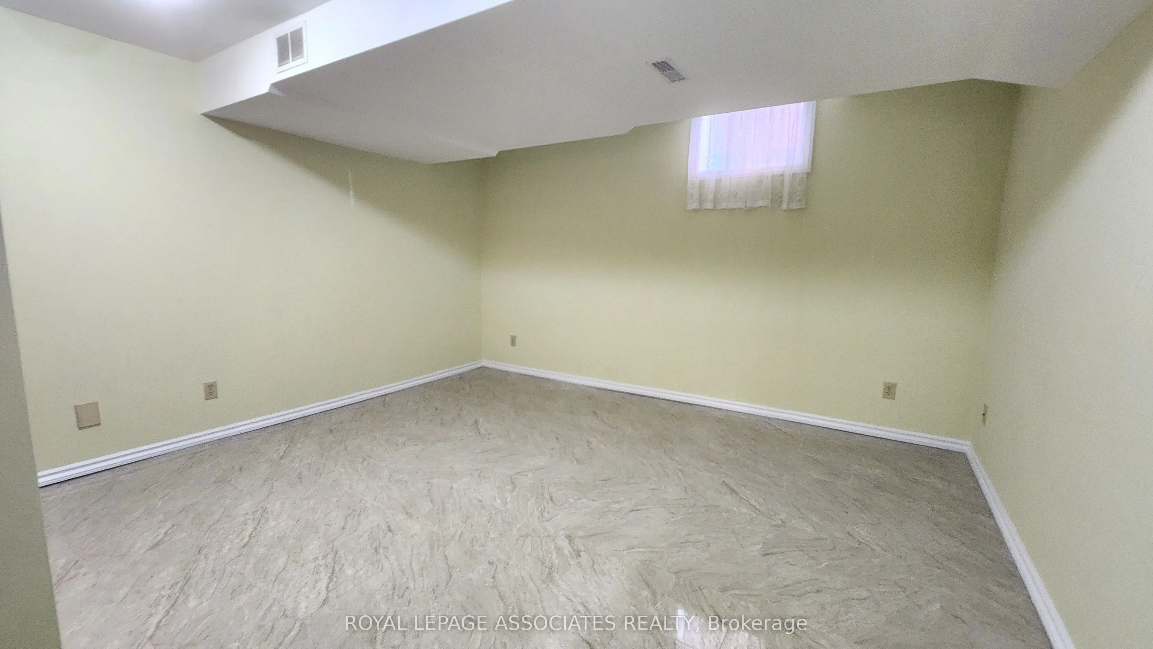 31 Hoptree Avenue