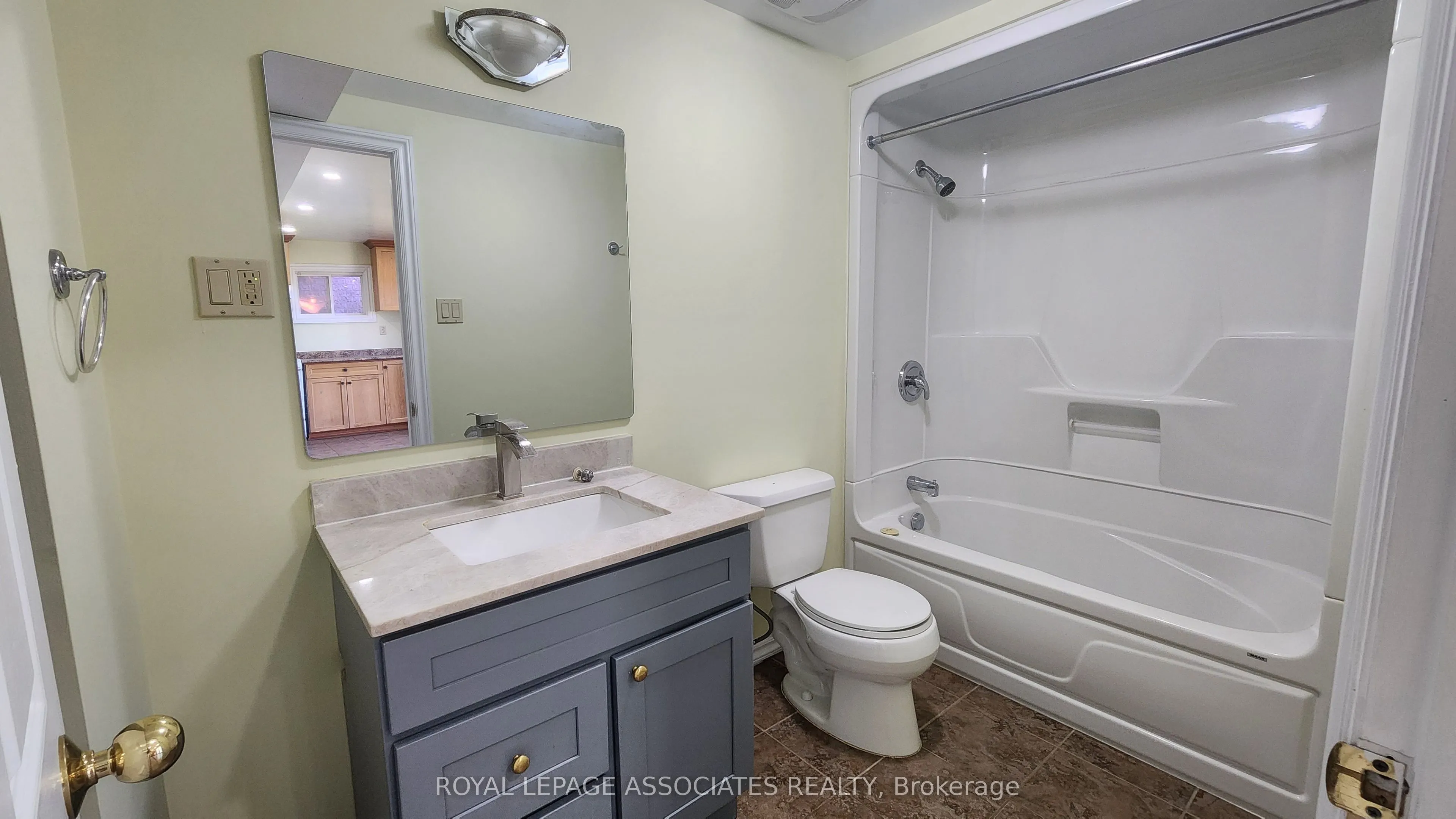 31 Hoptree Avenue