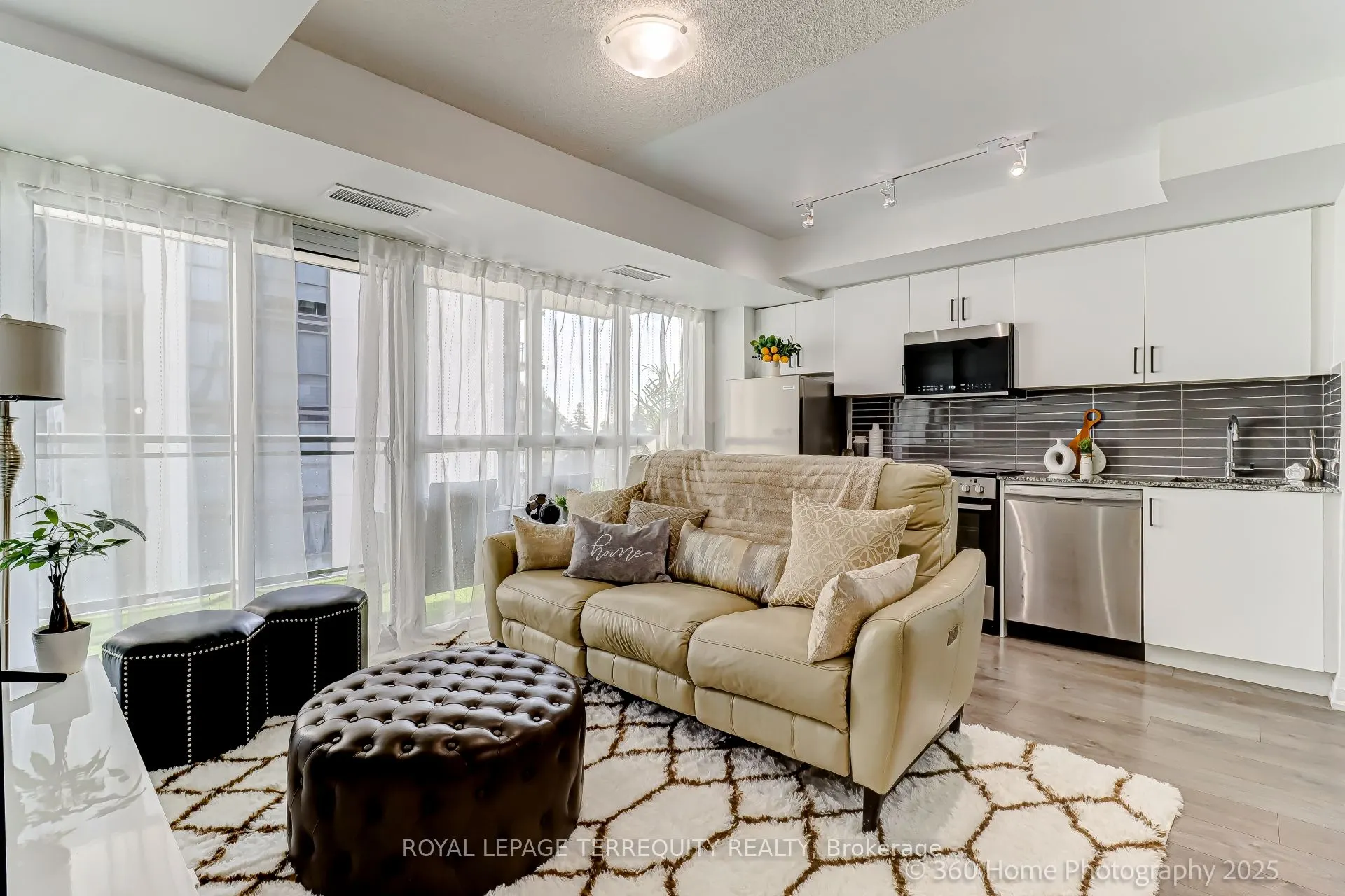 20 Meadowglen Place, #326