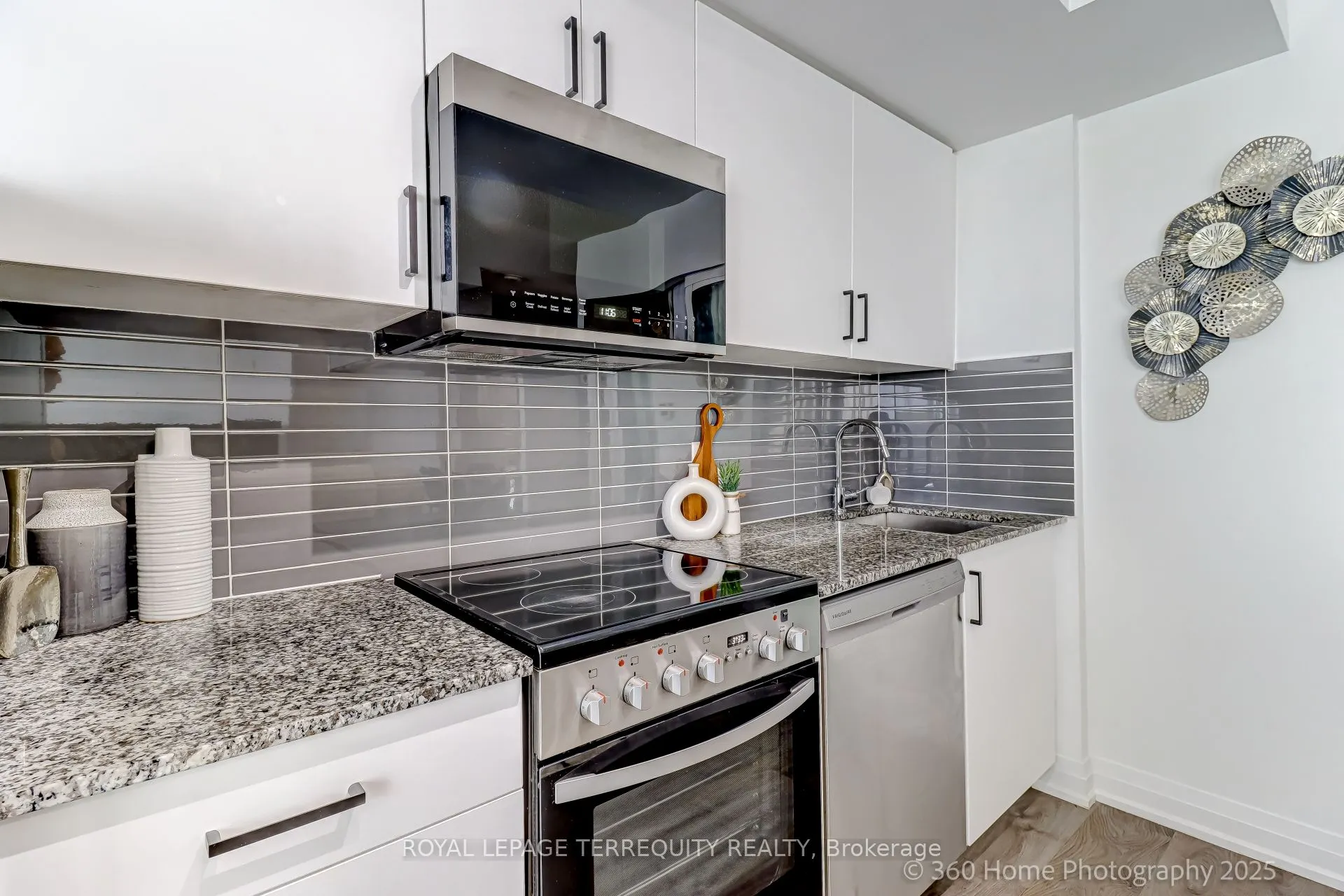 20 Meadowglen Place, #326