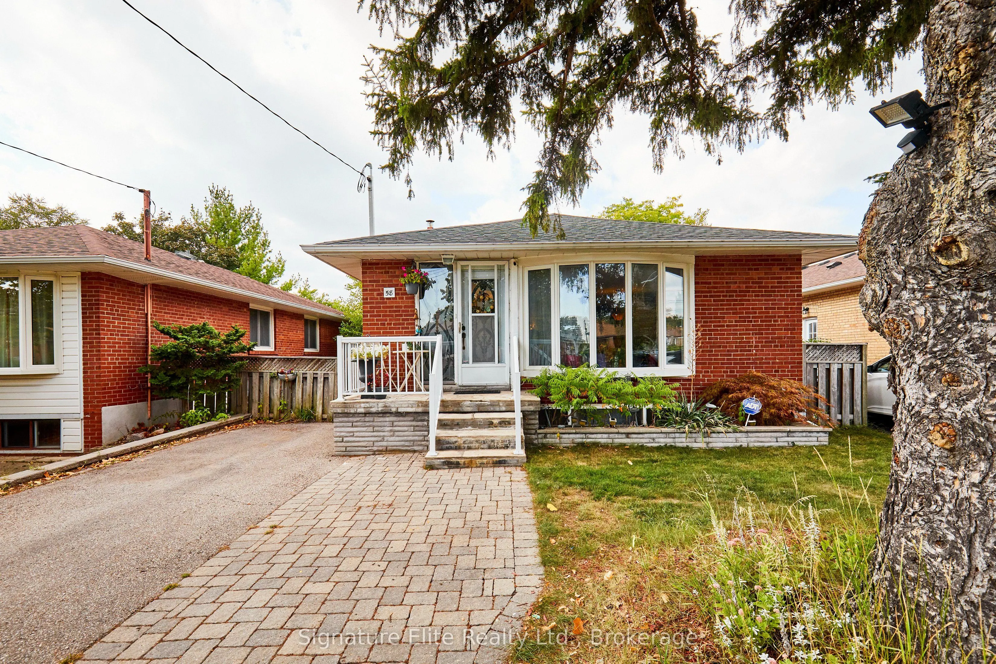58 Kootenay Crescent