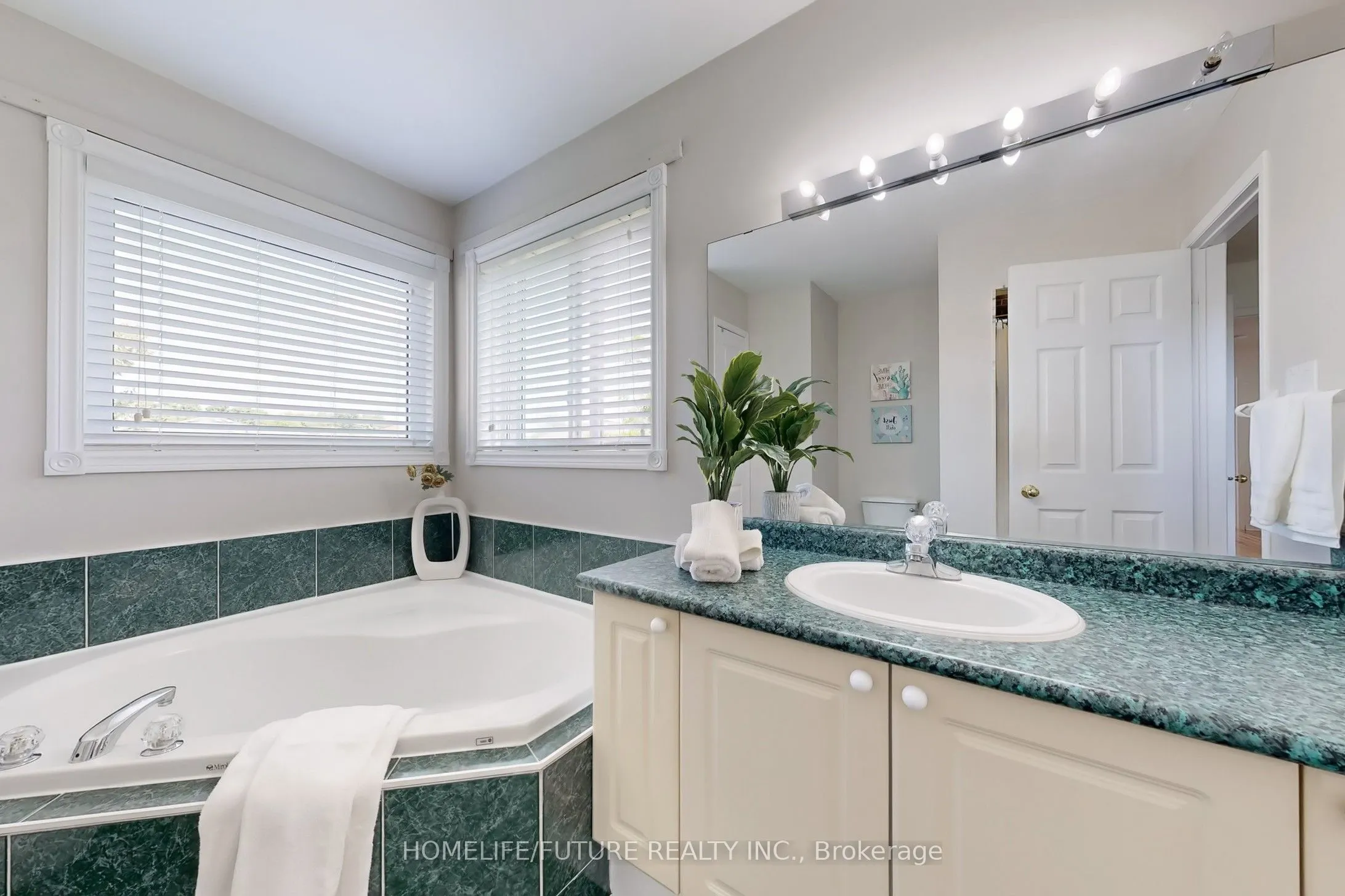 1595 Deerhurst Court