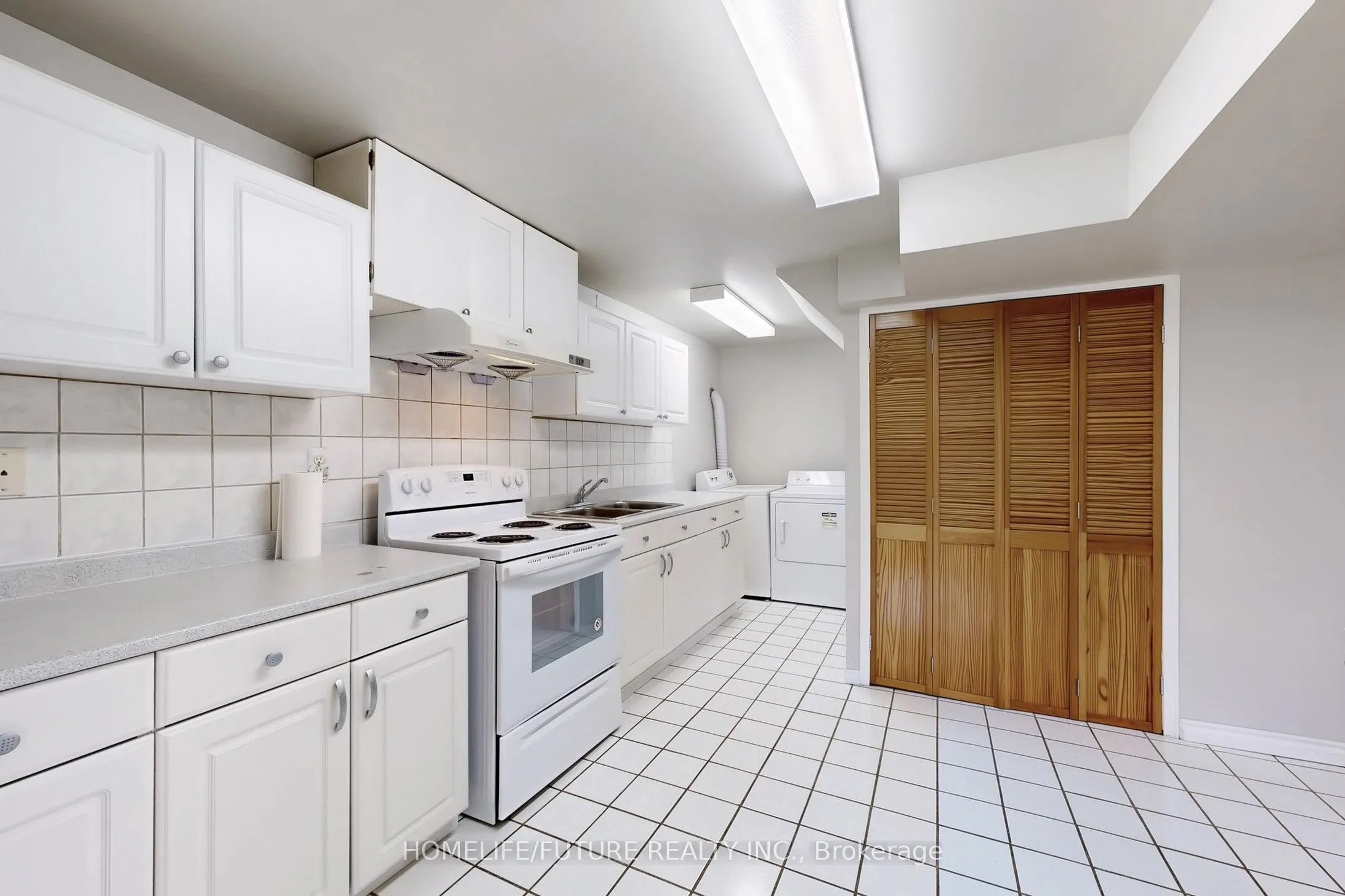 1595 Deerhurst Court