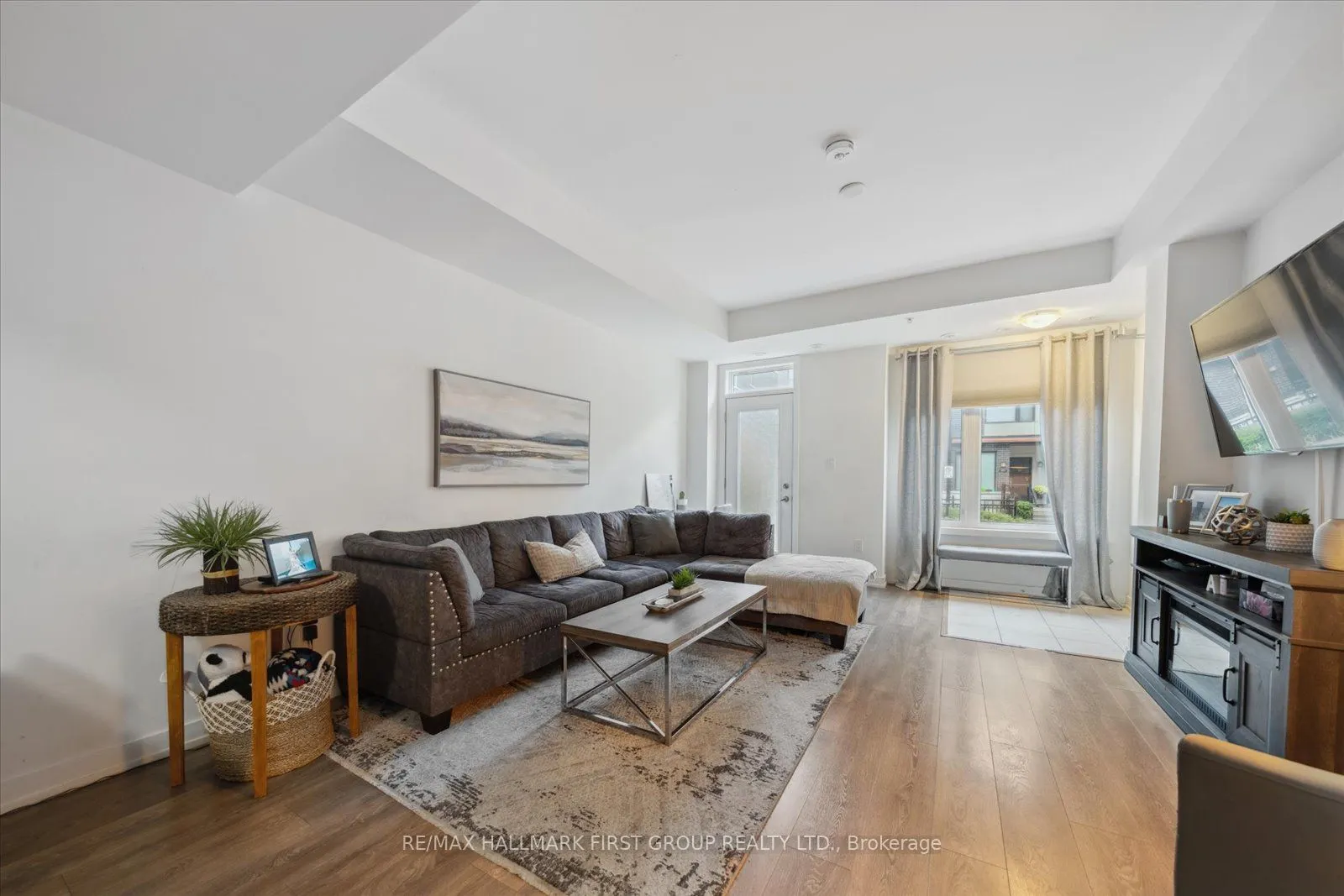 1555 Kingston Road, #405