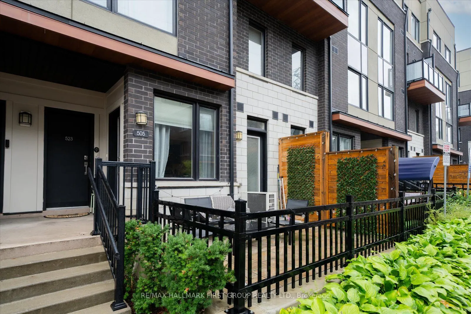 1555 Kingston Road, #405