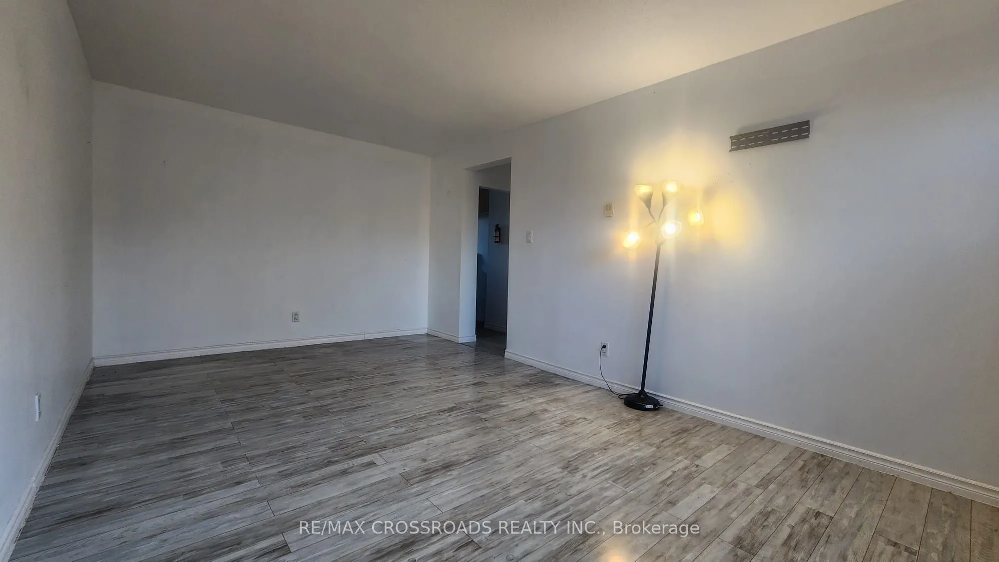 295 Dwight Avenue E, #Lower