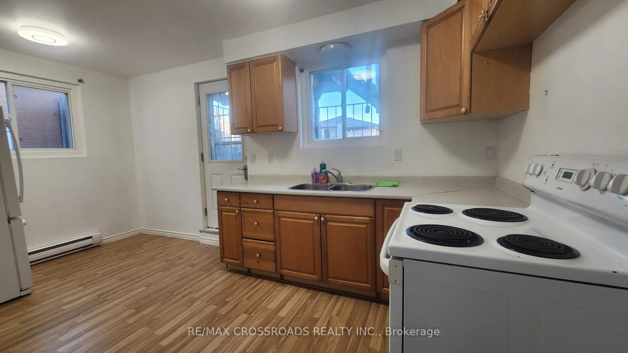 295 Dwight Avenue E, #Lower