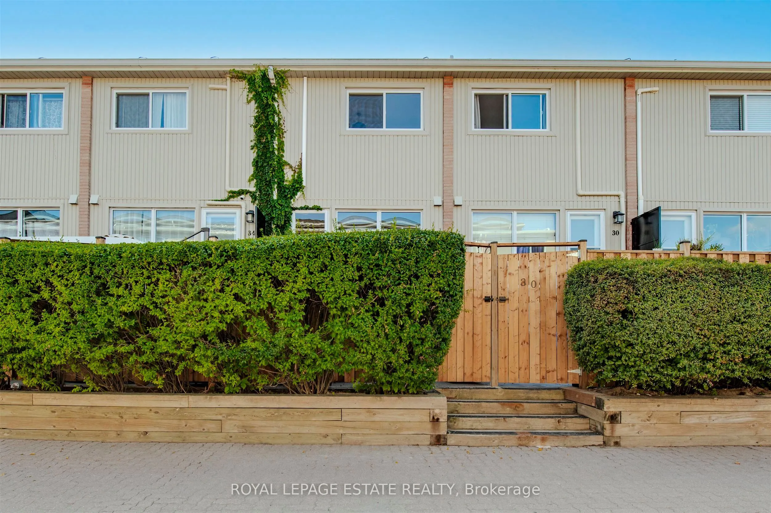 1209 Queen Street E, #32