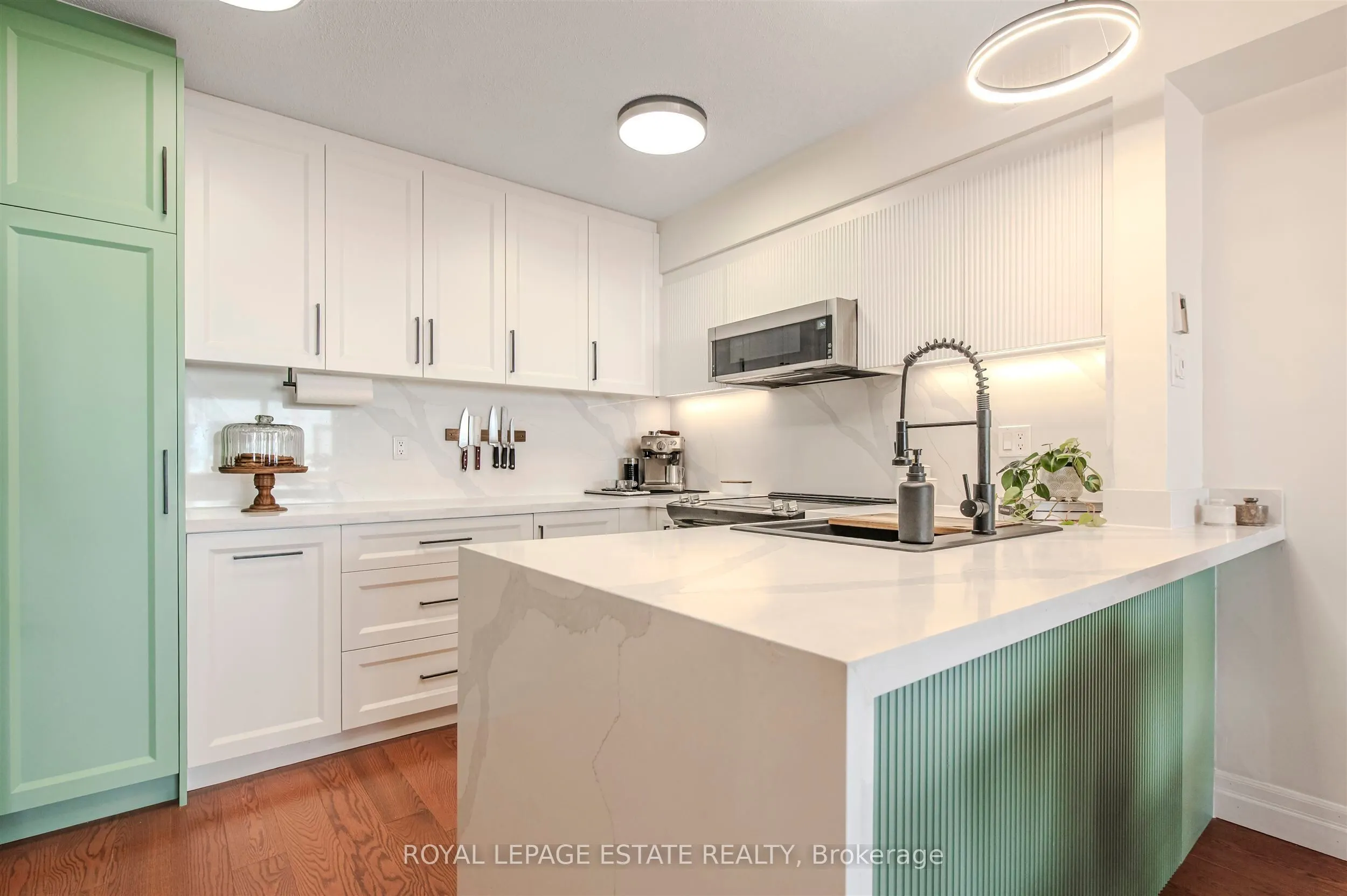 1209 Queen Street E, #32