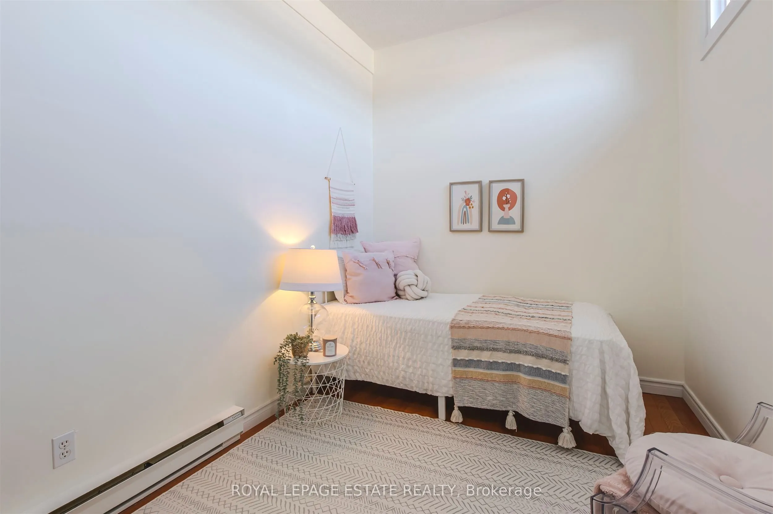 1209 Queen Street E, #32