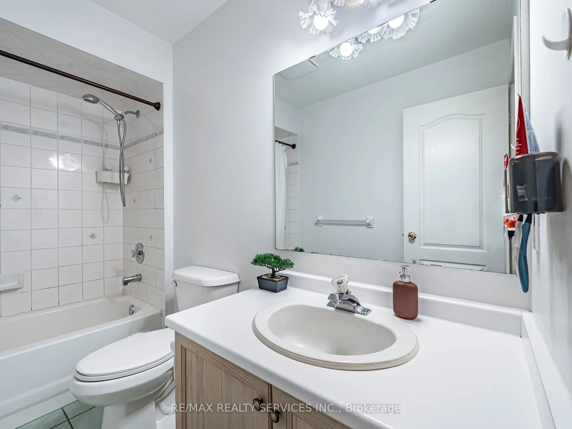 1995 Royal Road, #136
