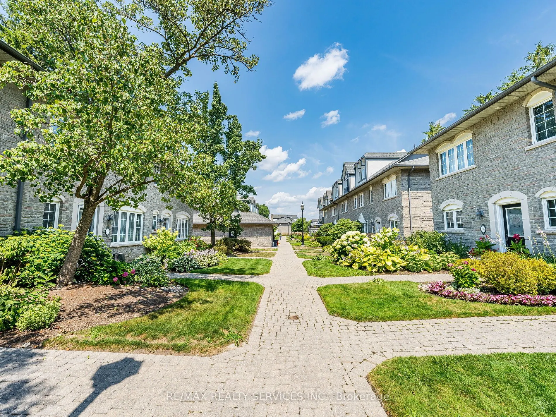 1995 Royal Road, #136