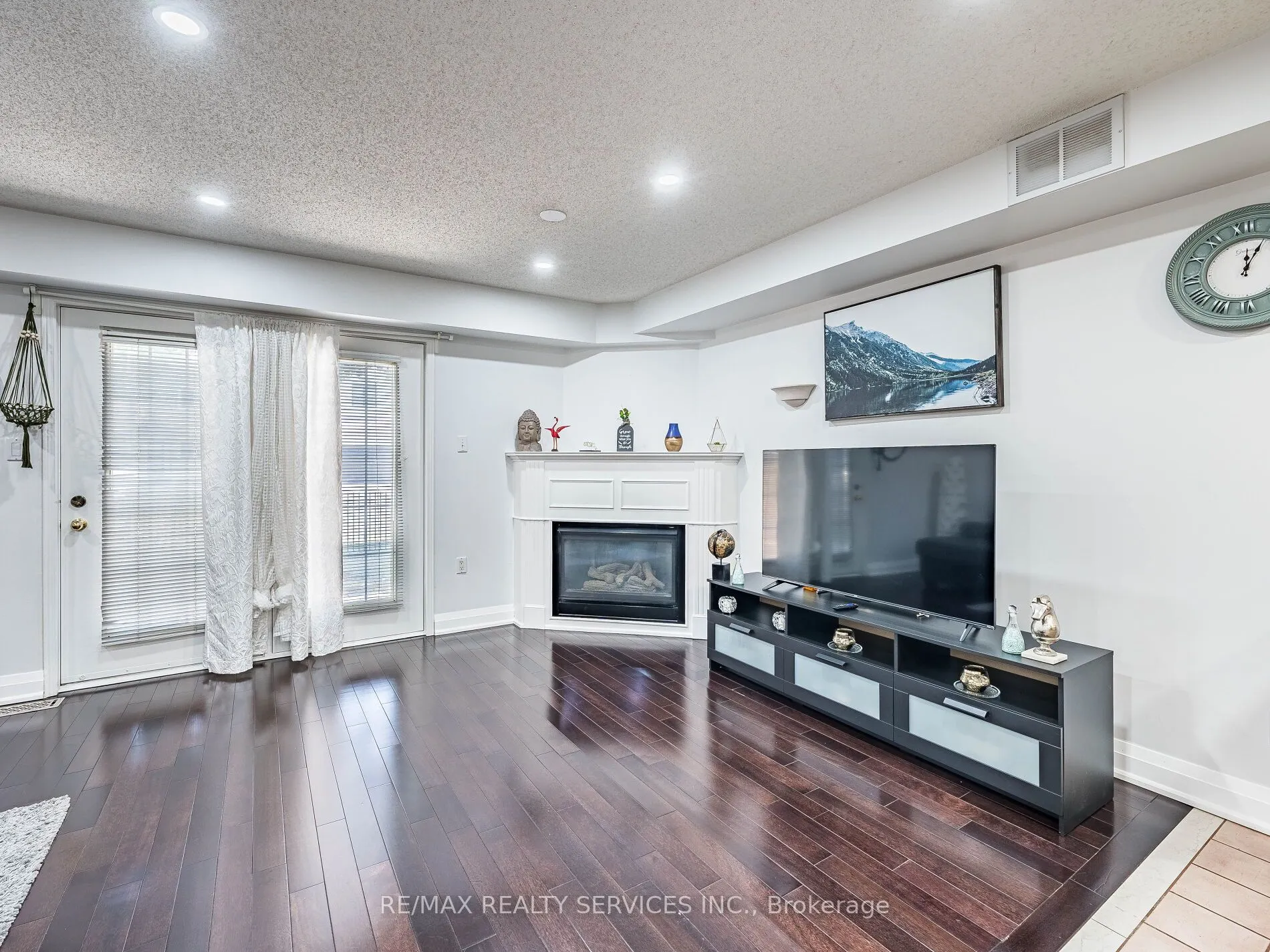 1995 Royal Road, #136