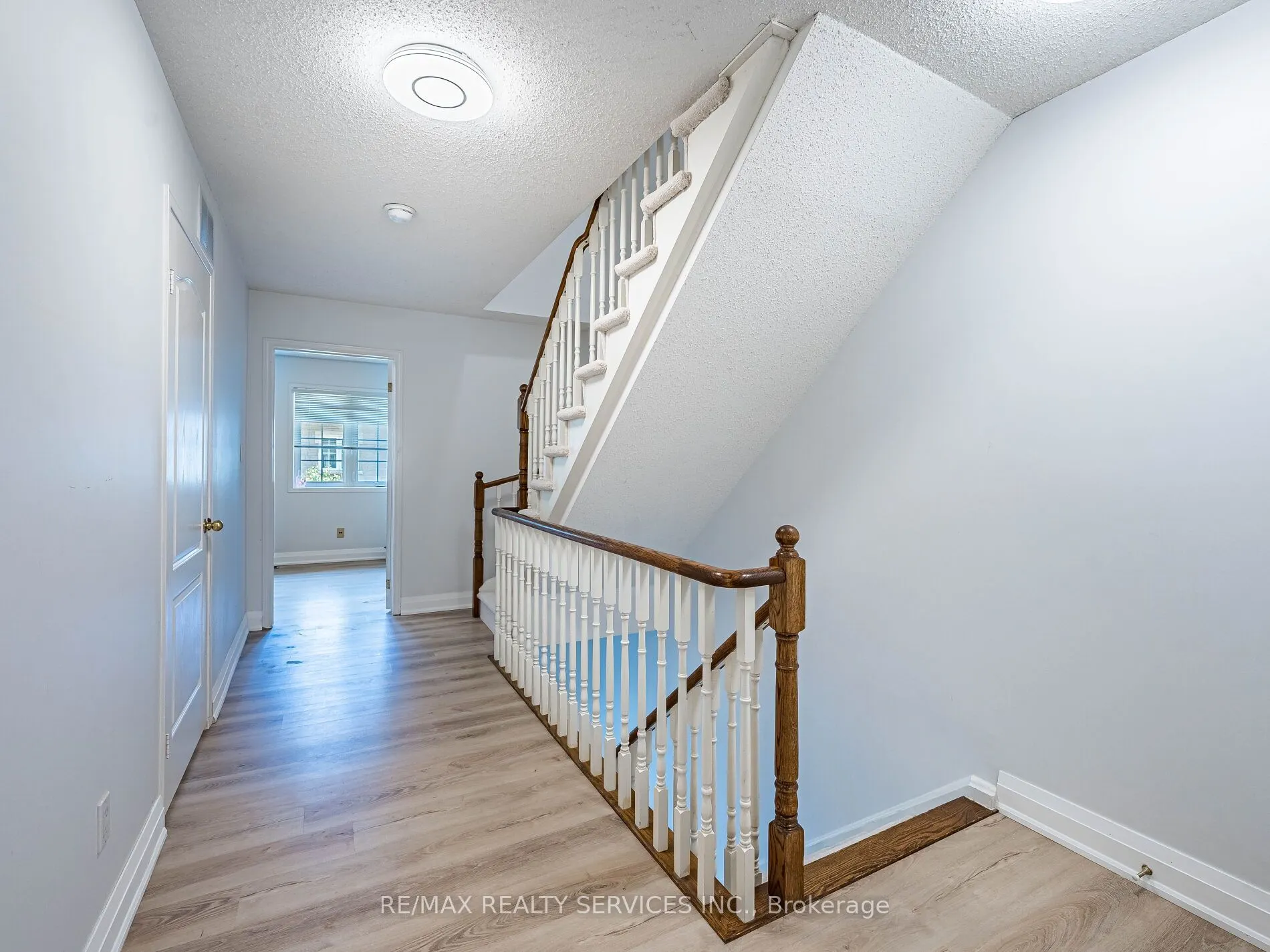 1995 Royal Road, #136