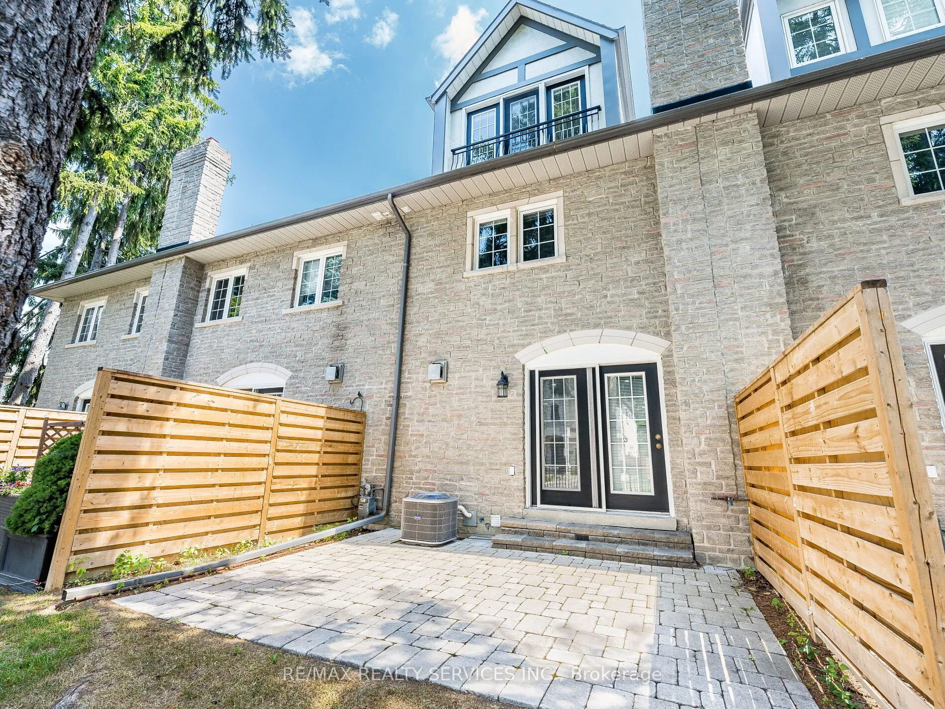 1995 Royal Road, #136