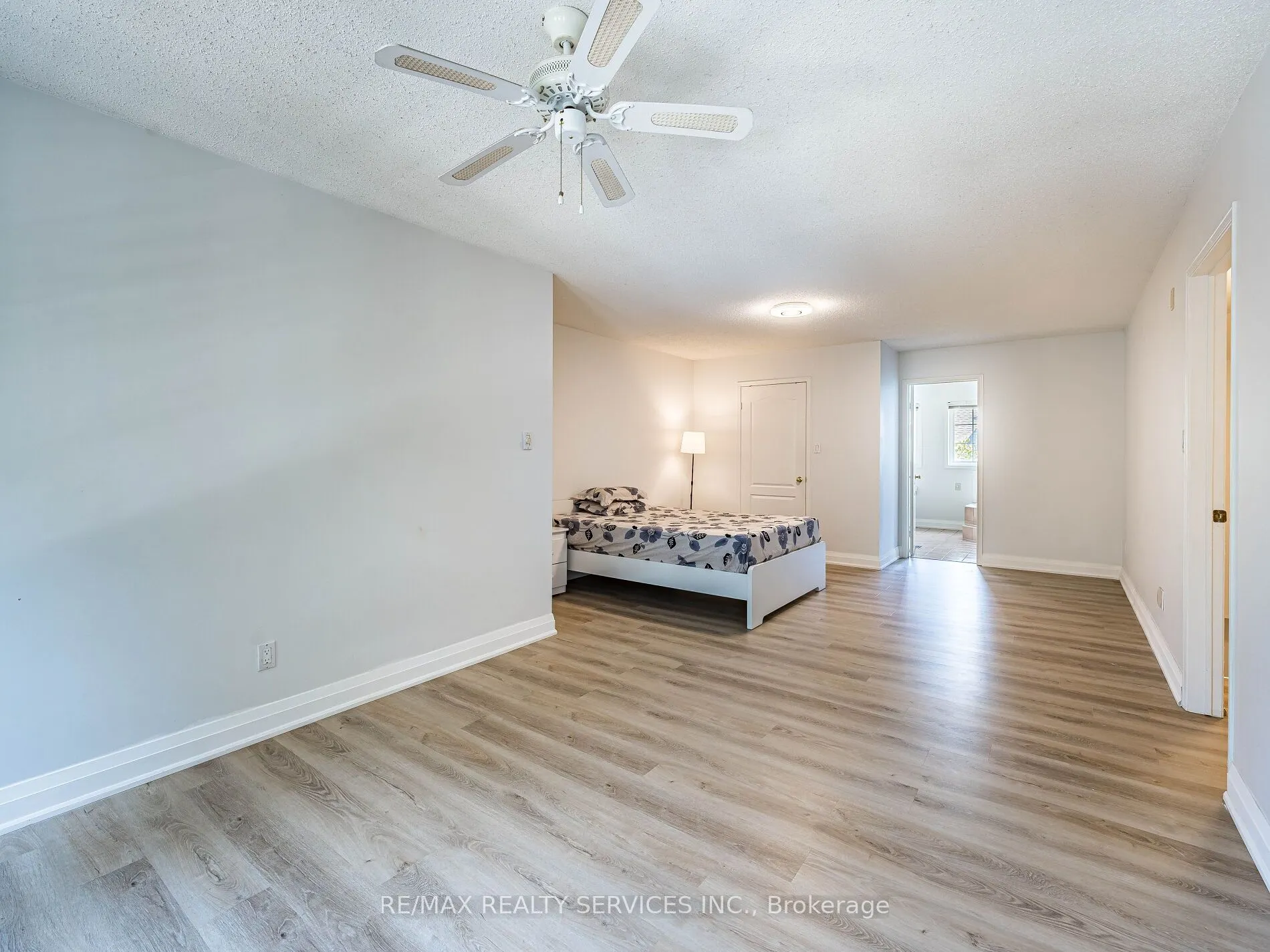 1995 Royal Road, #136