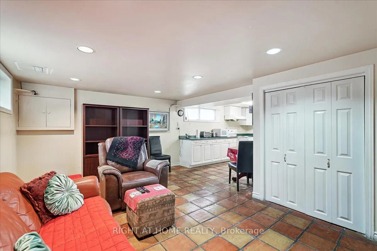 1 Sealstone Terrace