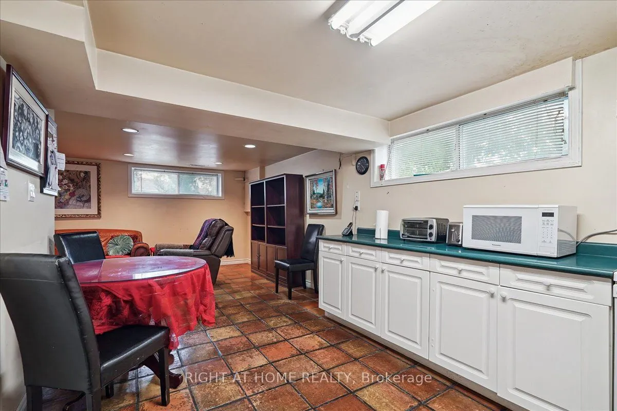 1 Sealstone Terrace