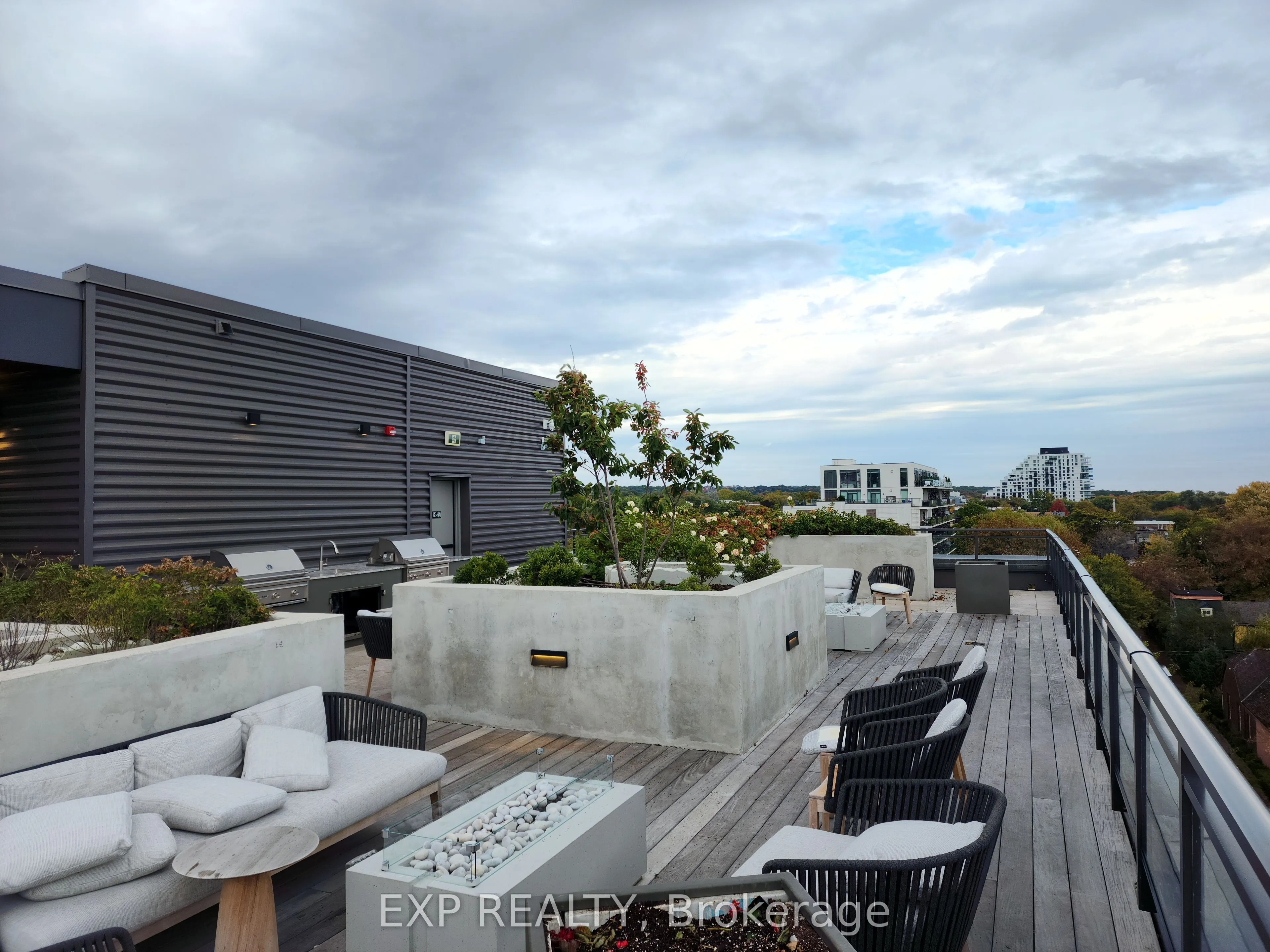 1285 Queen Street E, #211