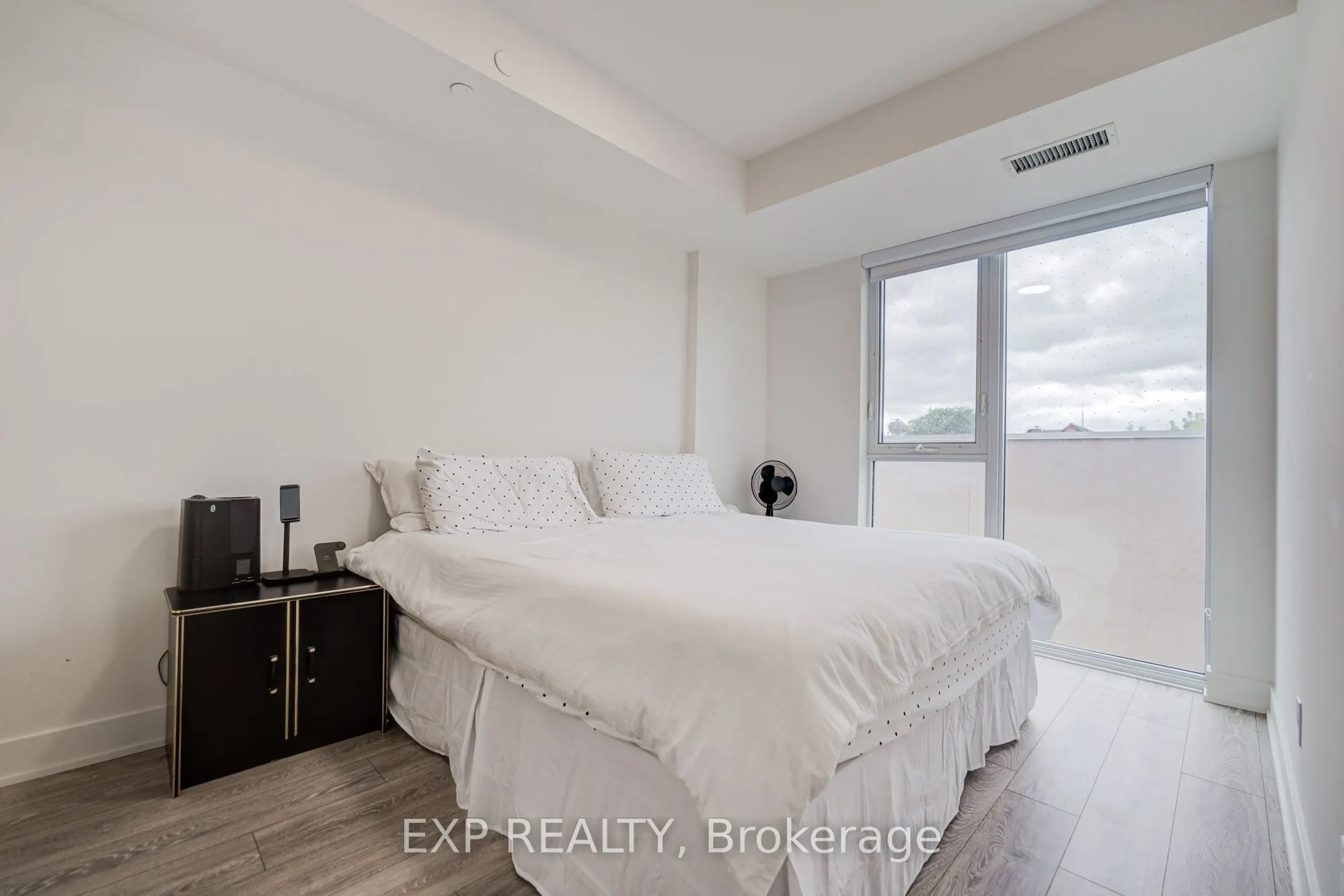 1285 Queen Street E, #211