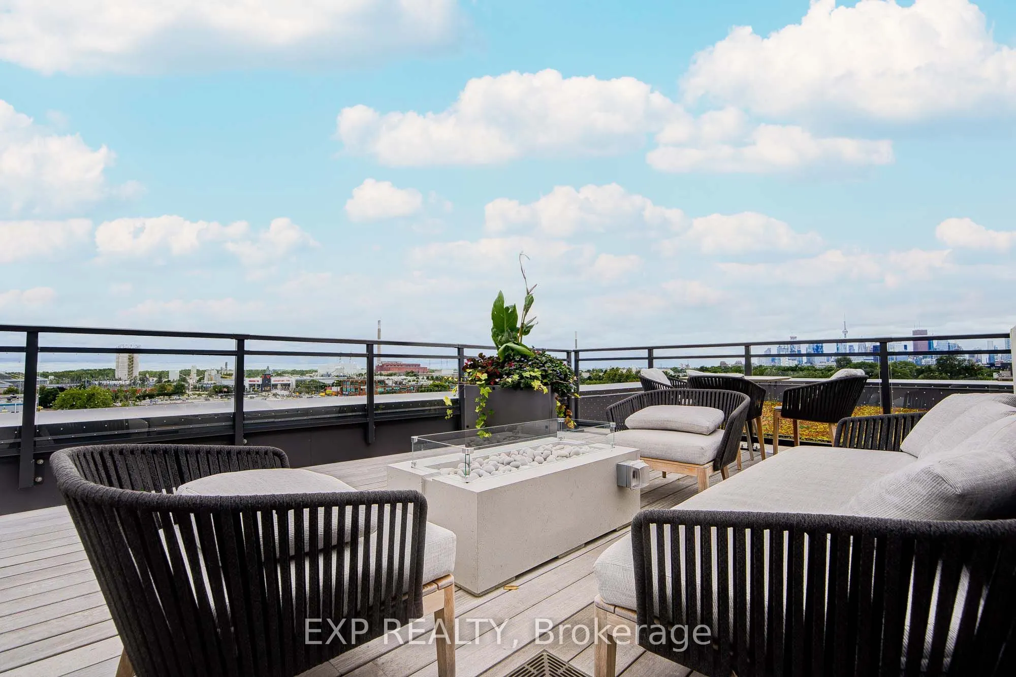 1285 Queen Street E, #211