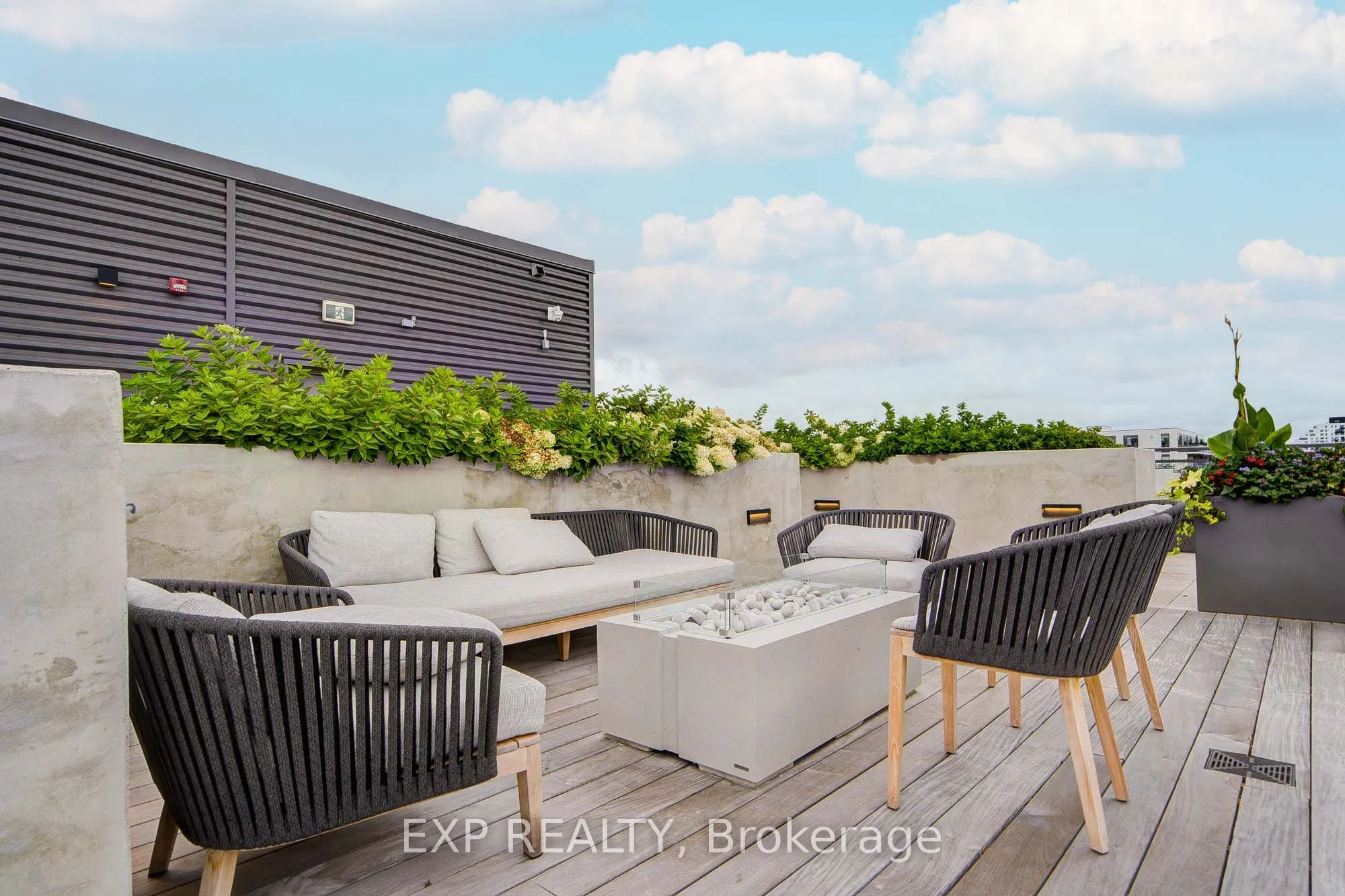 1285 Queen Street E, #211