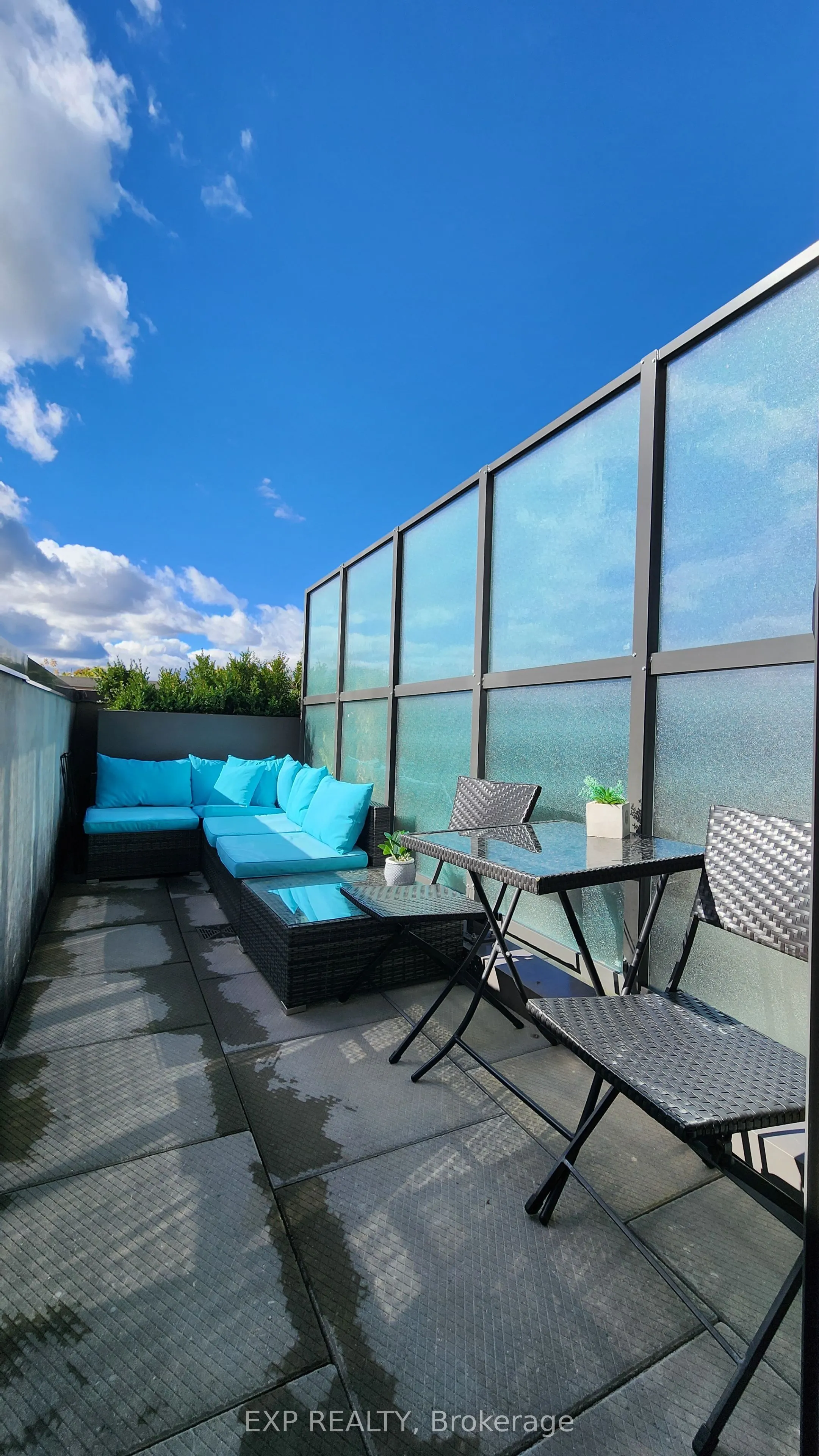 1285 Queen Street E, #211