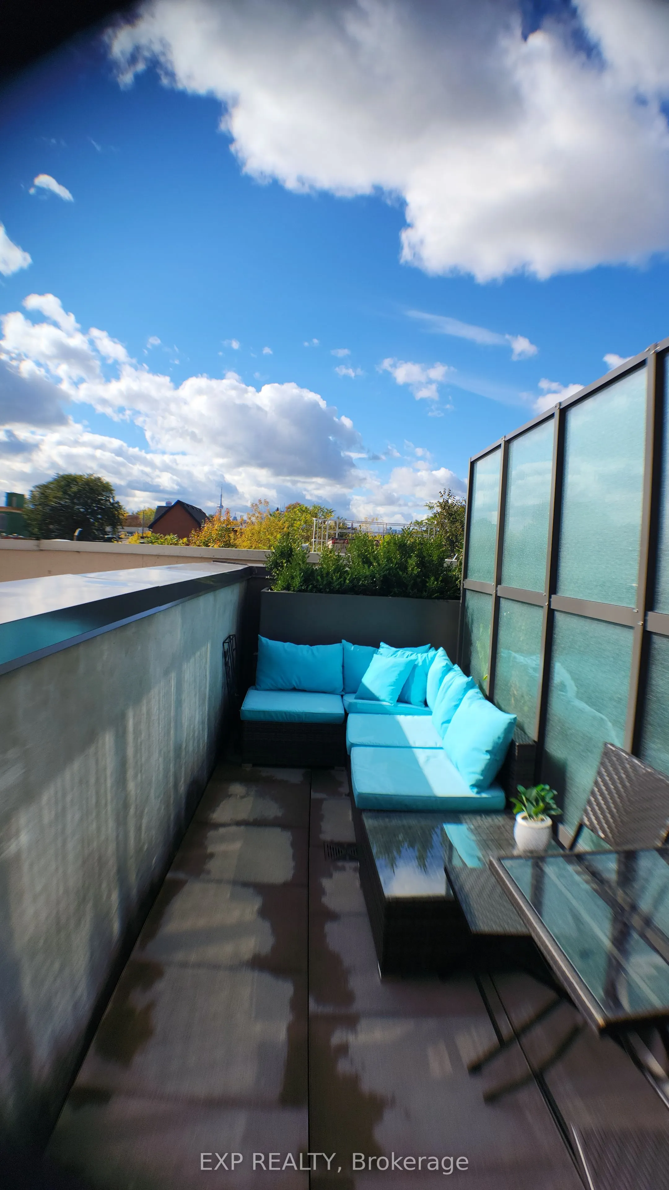 1285 Queen Street E, #211