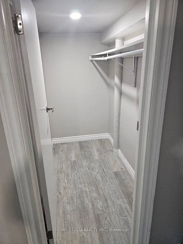 23 Albany Street, #1