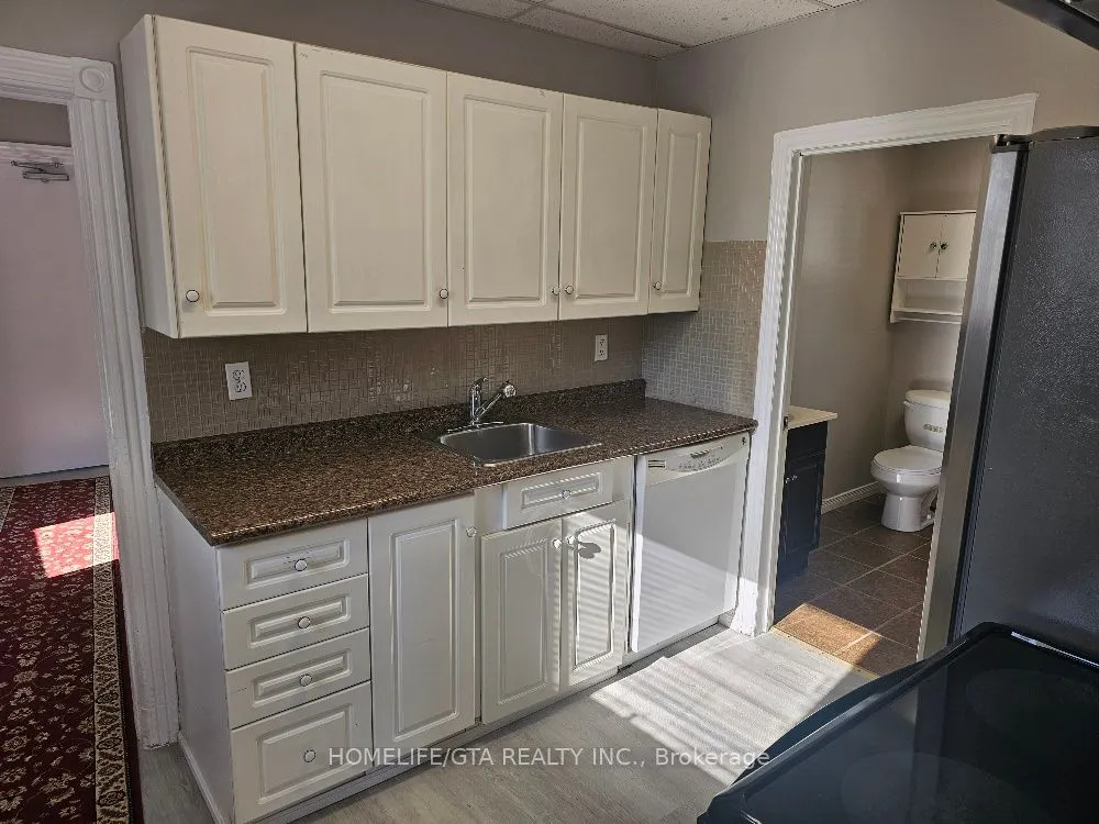 23 Albany Street, #1