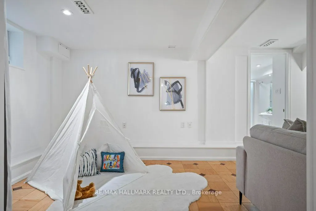 22 Beck Avenue
