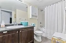60 Fairfax Crescent, #201
