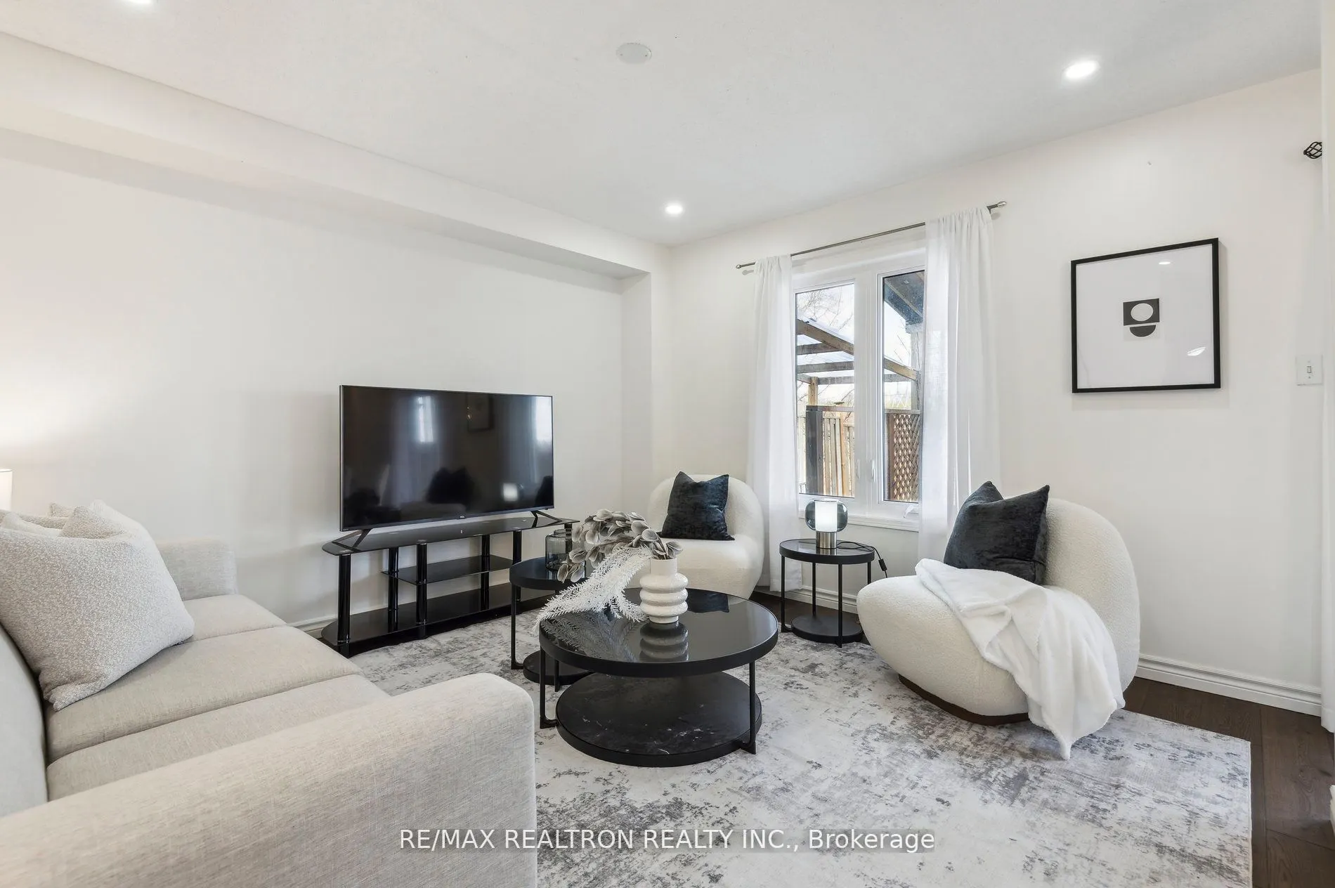 1152 Gossamer Drive