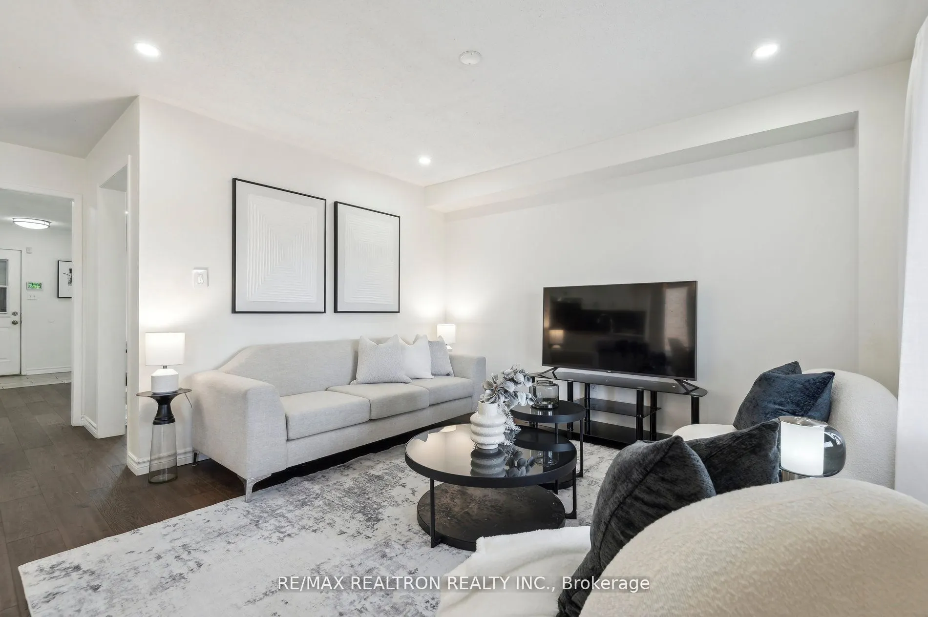 1152 Gossamer Drive