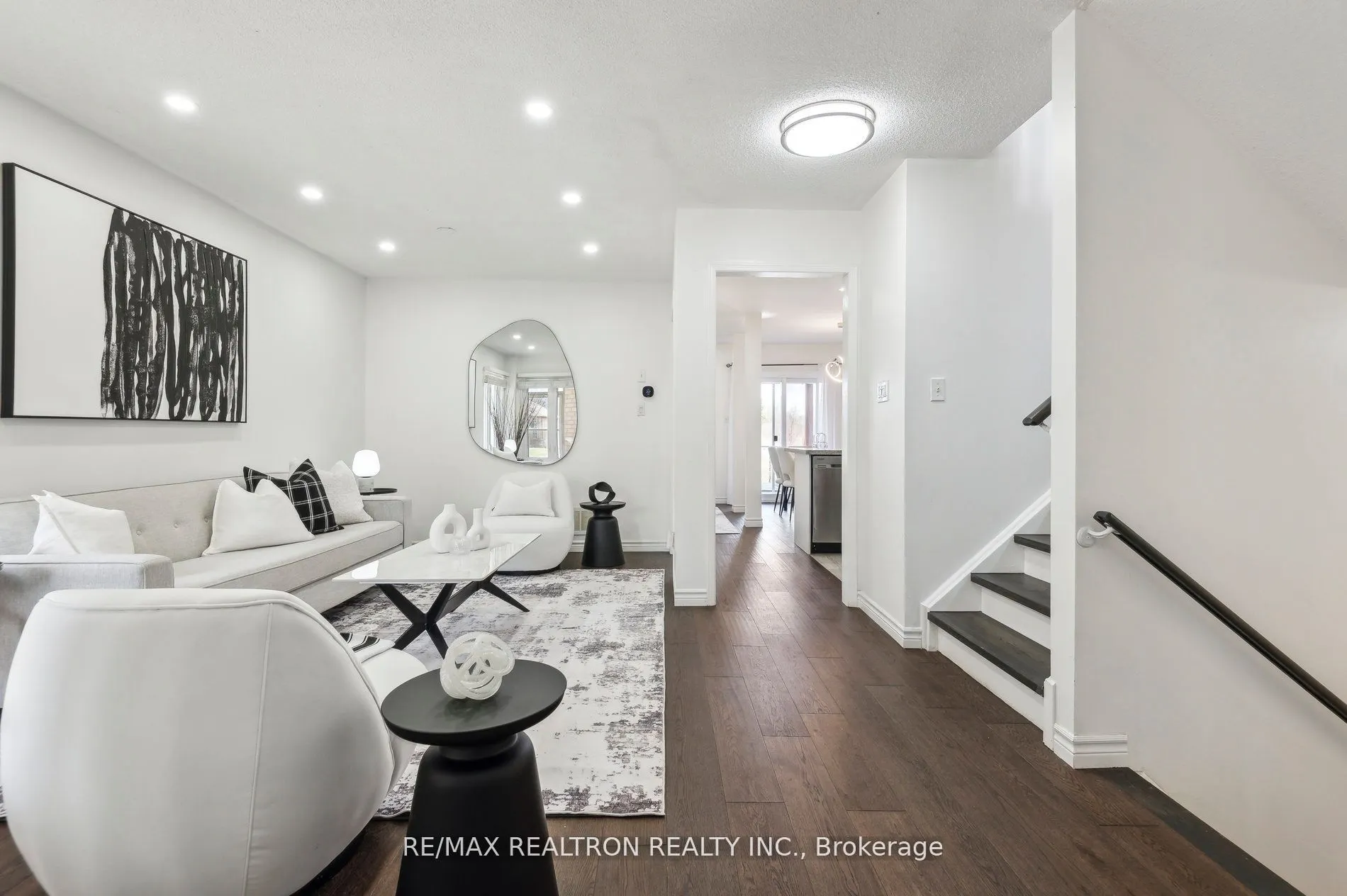 1152 Gossamer Drive