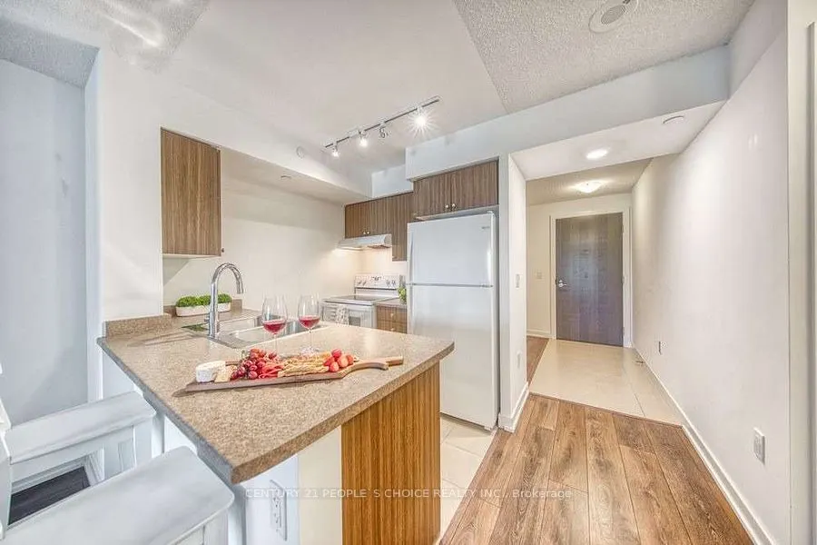1346 Danforth Road, #401