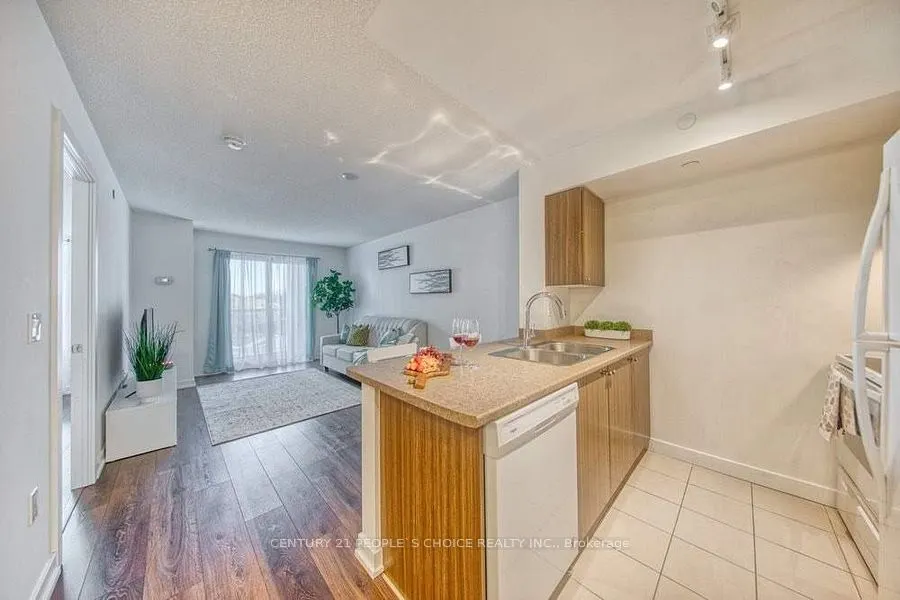 1346 Danforth Road, #401
